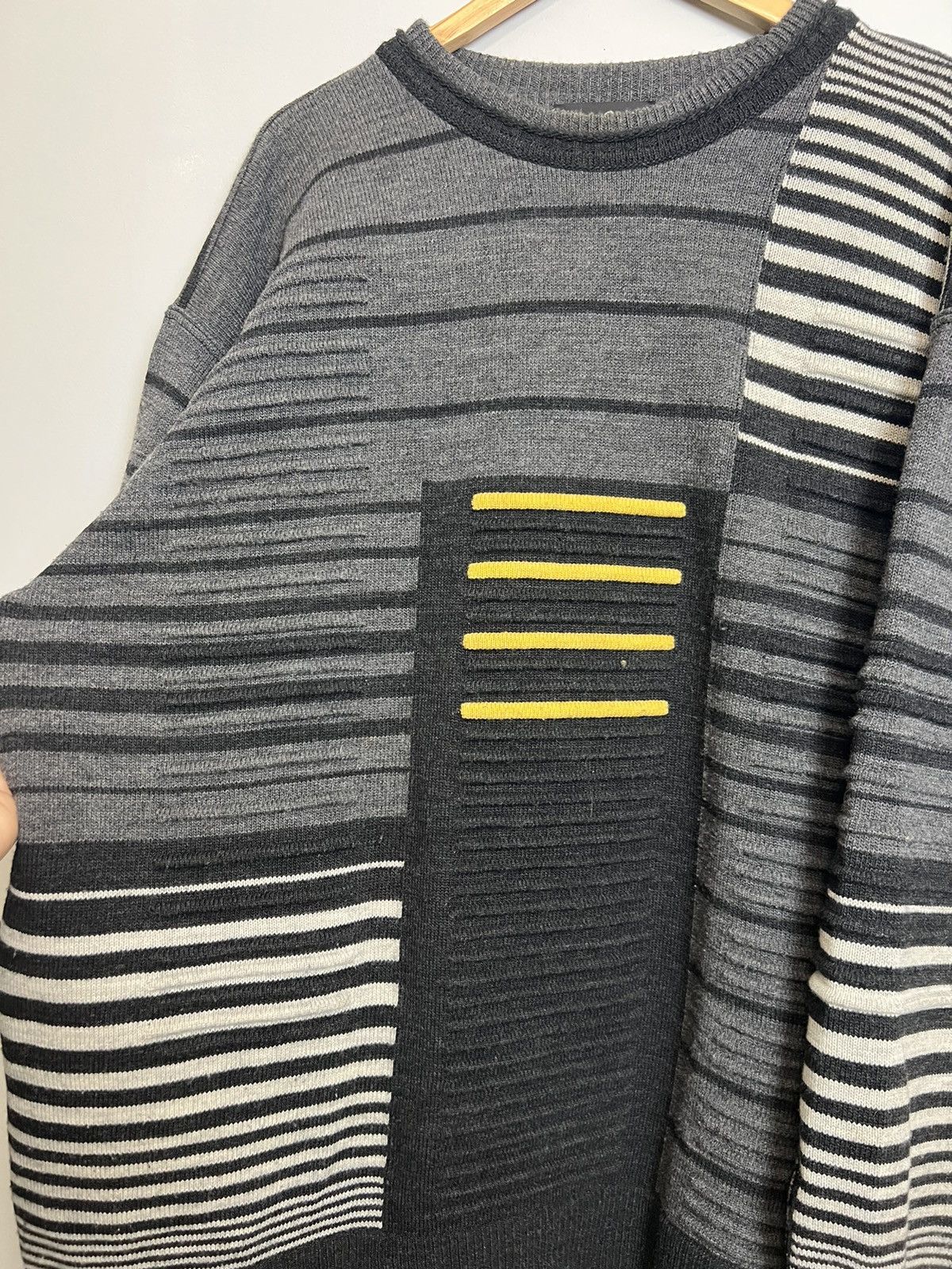 Carlo Colucci Carlo Colucci Coogi Style Rare Yellow Grey Sweater Knit Hype Size US XXL / EU 58 / 5 - 4 Thumbnail