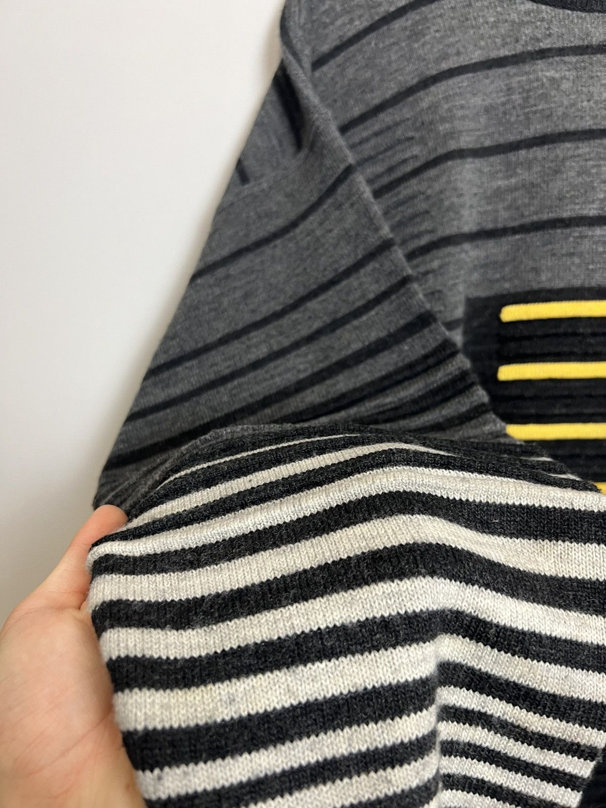 Carlo Colucci Carlo Colucci Coogi Style Rare Yellow Grey Sweater Knit Hype Size US XXL / EU 58 / 5 - 3 Thumbnail