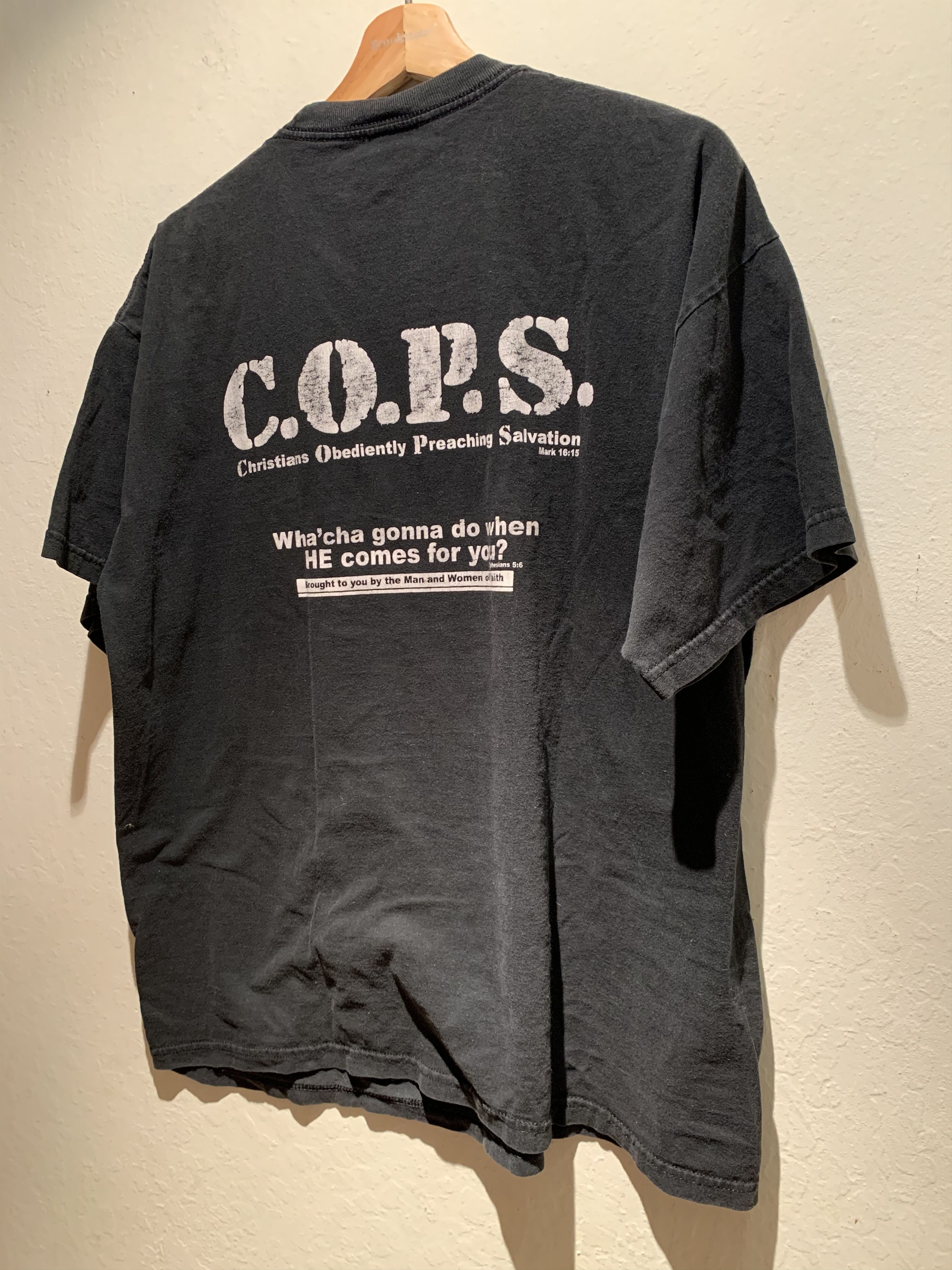 Vintage *RARE* Vintage Mark 16:15 COPS Christian Religious T-Shirt Size US XL / EU 56 / 4 - 1 Thumbnail