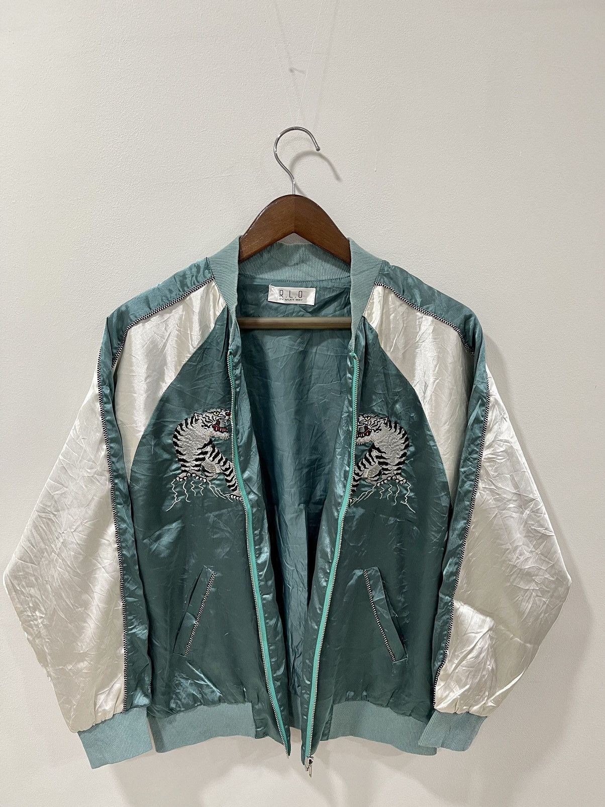 Dragonfly VINTAGE🔥🔥SATIN EMBROIDERY TIGER SUKAJAN L.O BY MILK AWAY Size US S / EU 44-46 / 1 - 7 Thumbnail