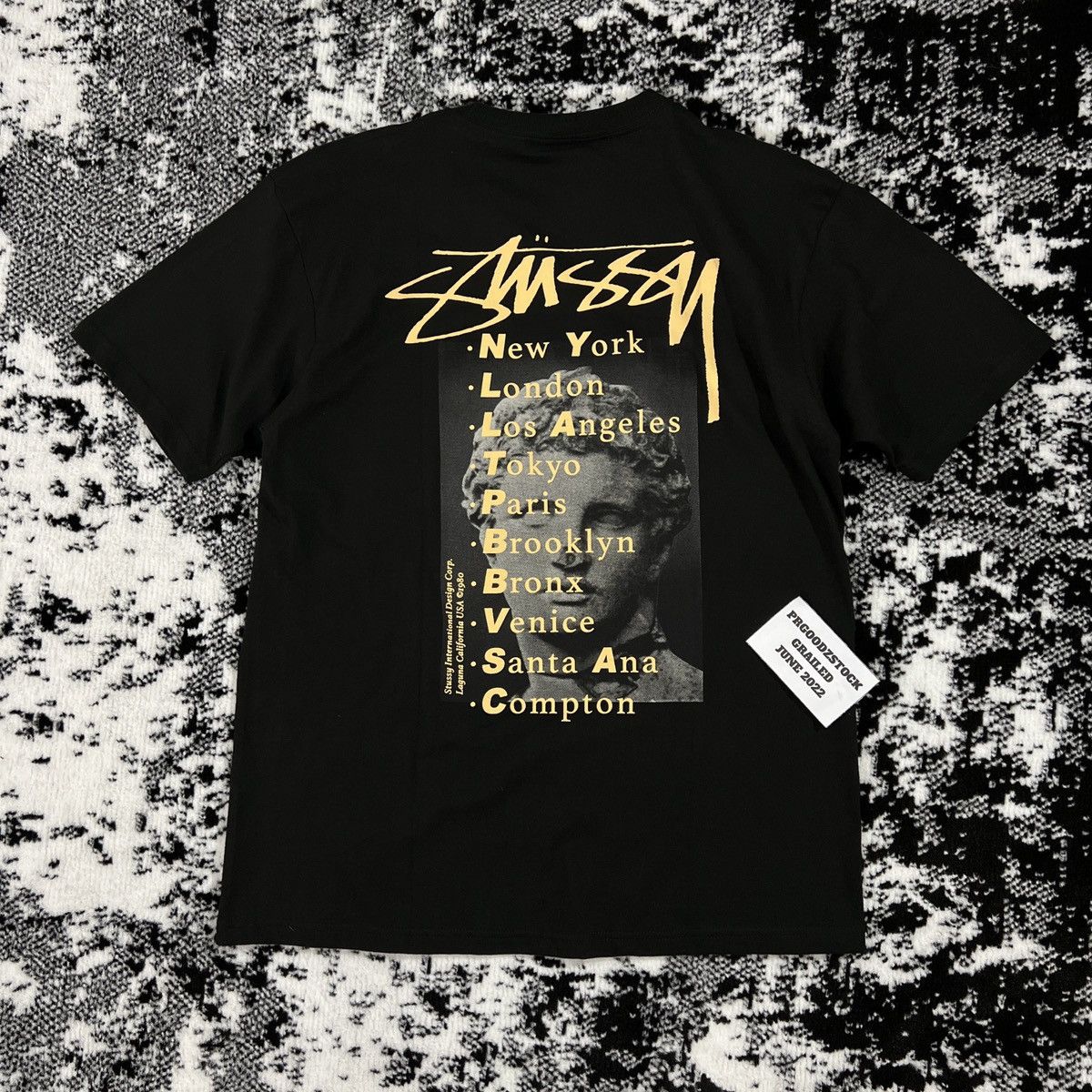 STUSSY STATUE PIG DYED TEE IN BLACK SIZE MEDIUM