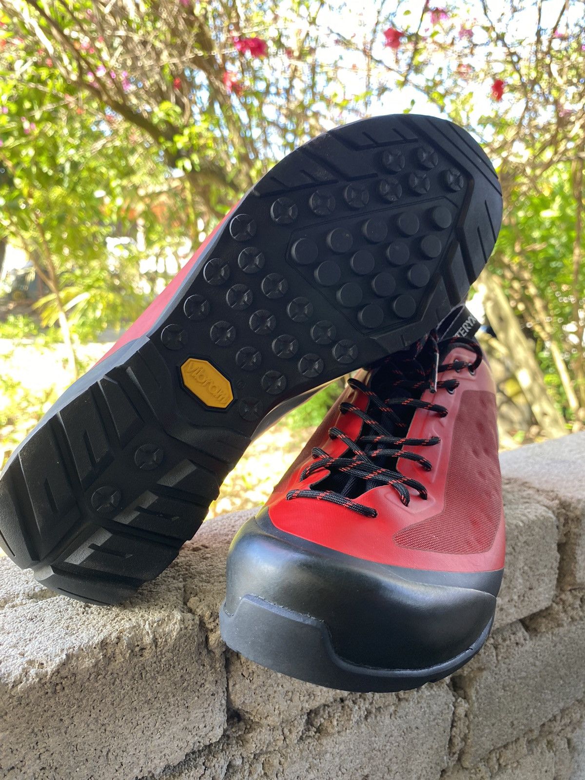 Arc'teryx OFFER YOUR PRICE🔥 Arc’teryx hiking shoes Size US 7.5 / EU 40-41 - 2 Thumbnail