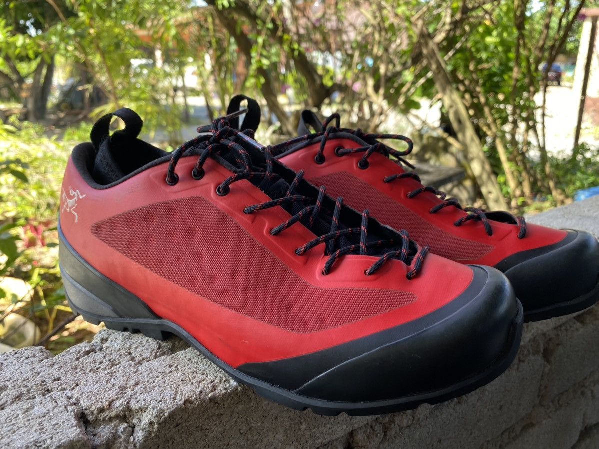 Arc'teryx OFFER YOUR PRICE🔥 Arc’teryx hiking shoes Size US 7.5 / EU 40-41 - 3 Thumbnail