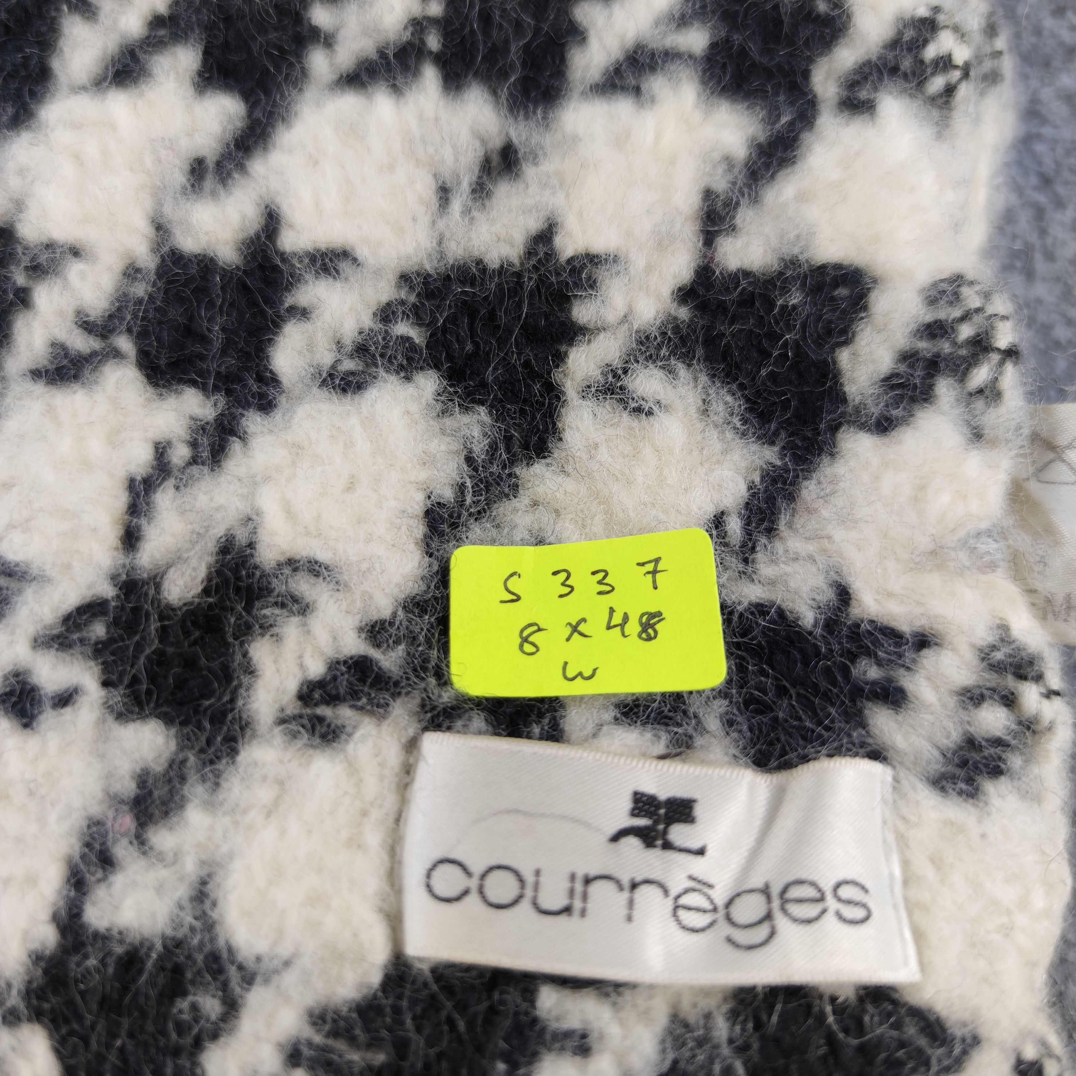 Courreges Courreges Scarf/Muffler/Wool Size ONE SIZE - 4 Thumbnail