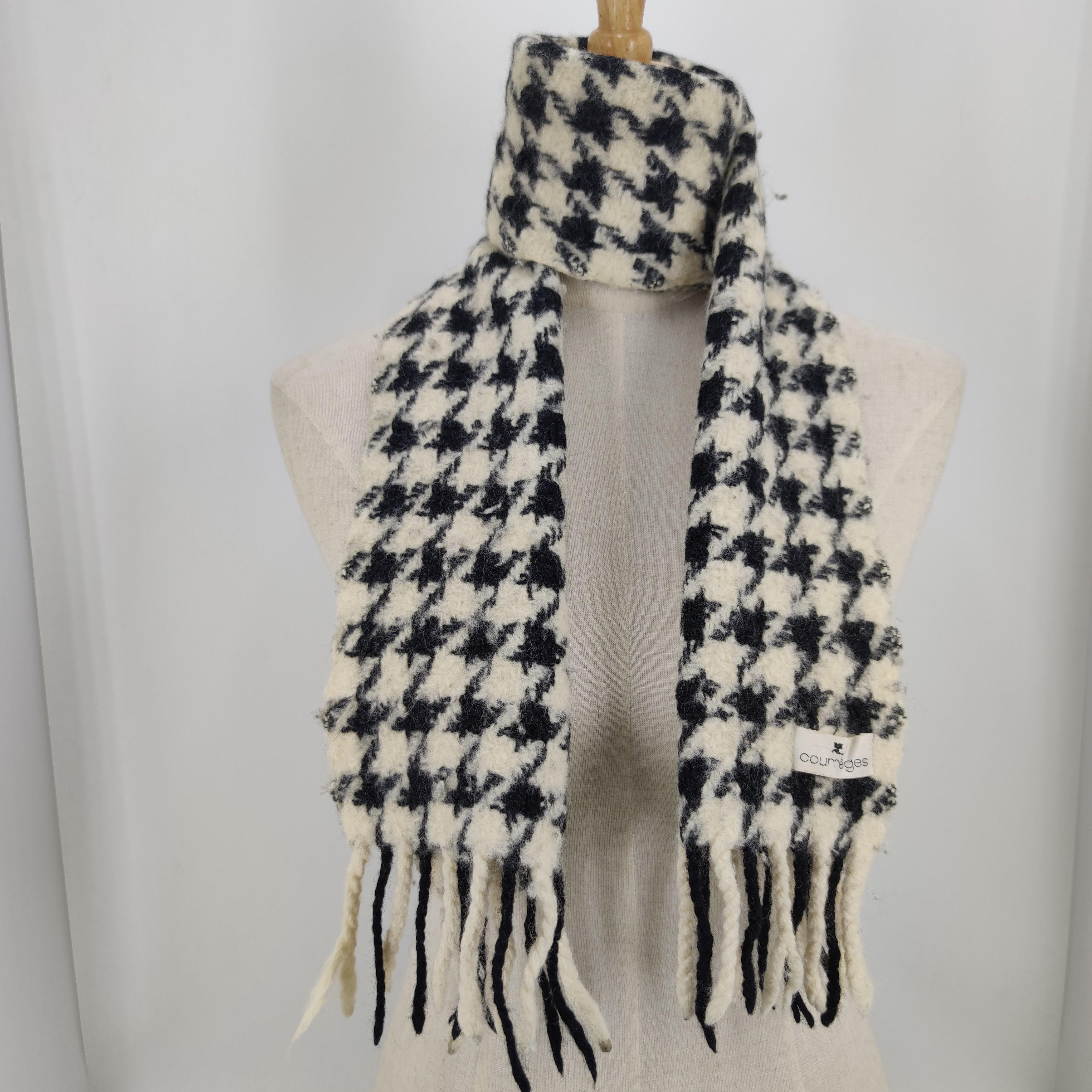 Courreges Courreges Scarf/Muffler/Wool Size ONE SIZE - 1 Thumbnail