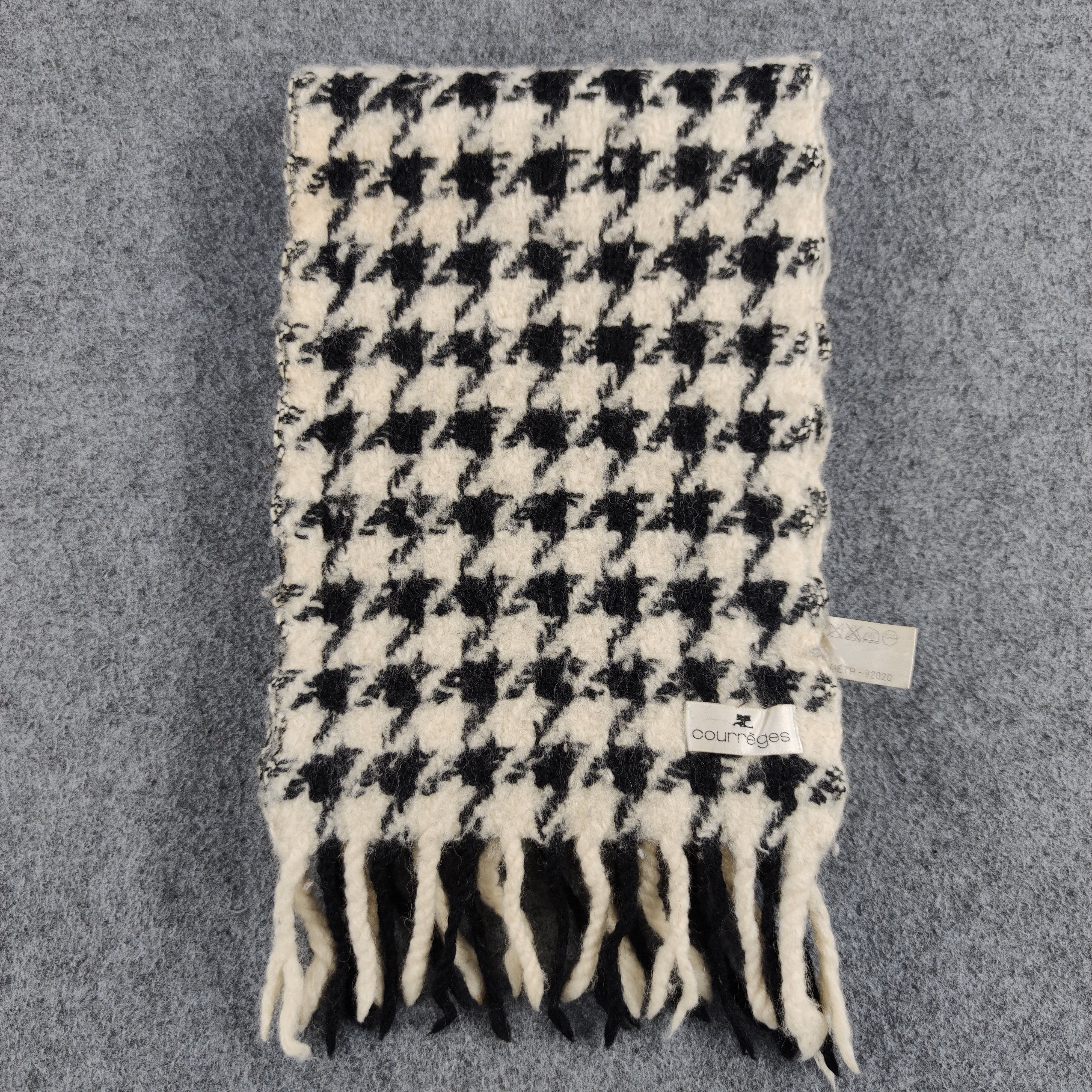 Courreges Courreges Scarf/Muffler/Wool Size ONE SIZE - 2 Thumbnail