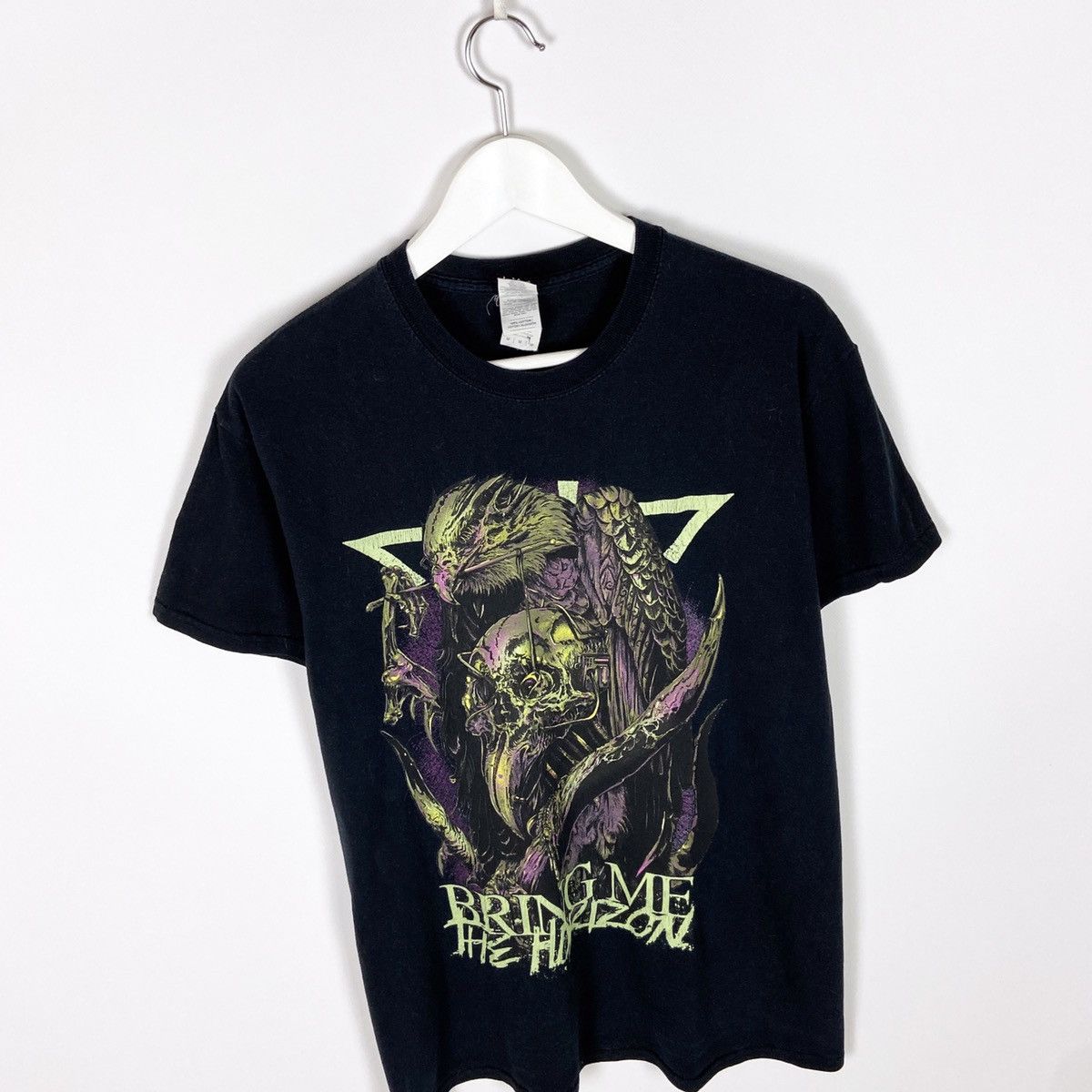 Band Tees Being me the horizon 00s Crown BMTH rock band tee music Size US M / EU 48-50 / 2 - 2 Thumbnail