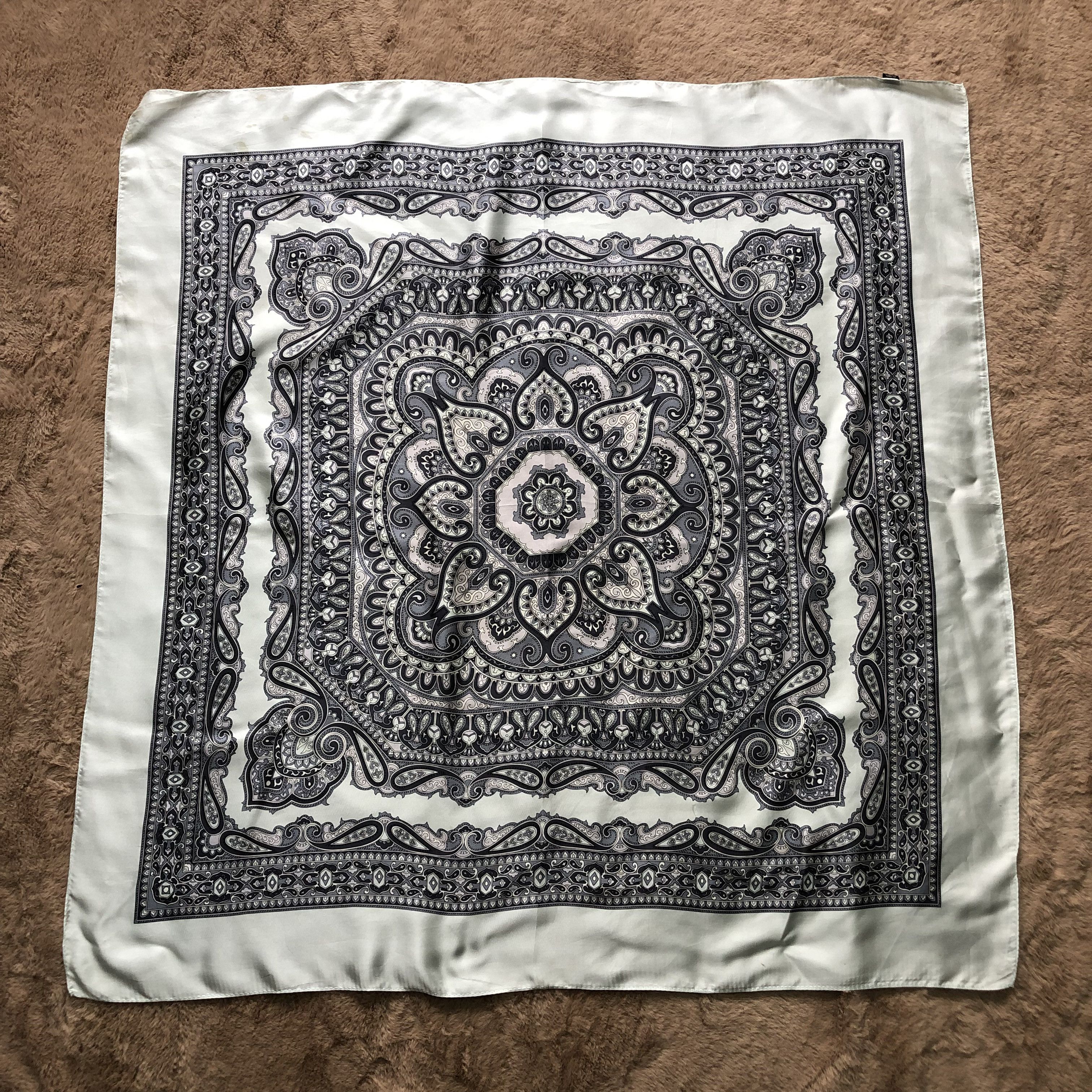 Japanese Brand Soft Grey With Graphic Silk Scarf / Scarves #209-H Size ONE SIZE - 3 Thumbnail