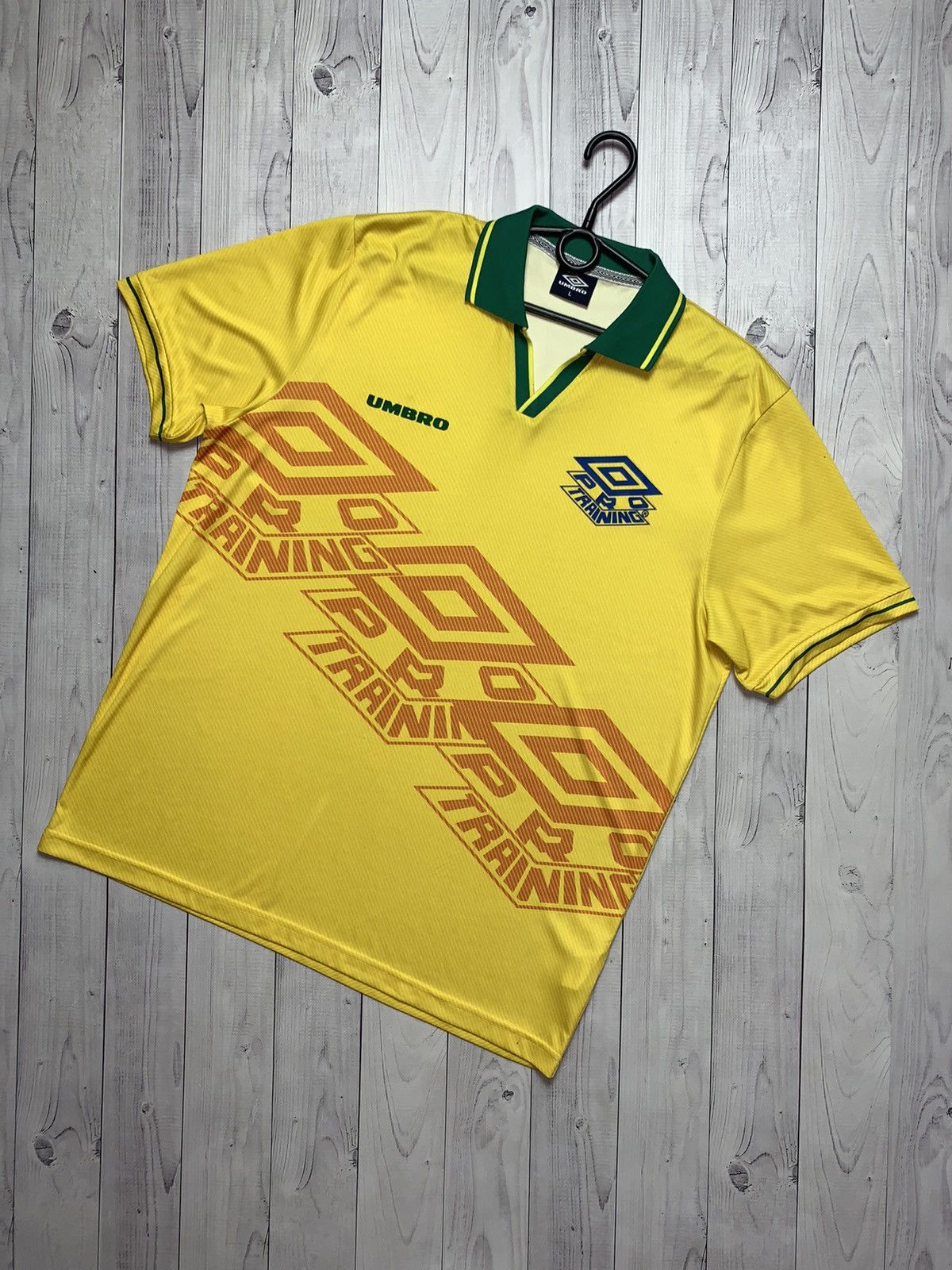 Umbro × Vintage Vintage Umbro Pro Training Yellow jersey Brazil size L Size US L / EU 52-54 / 3 - 1 Thumbnail