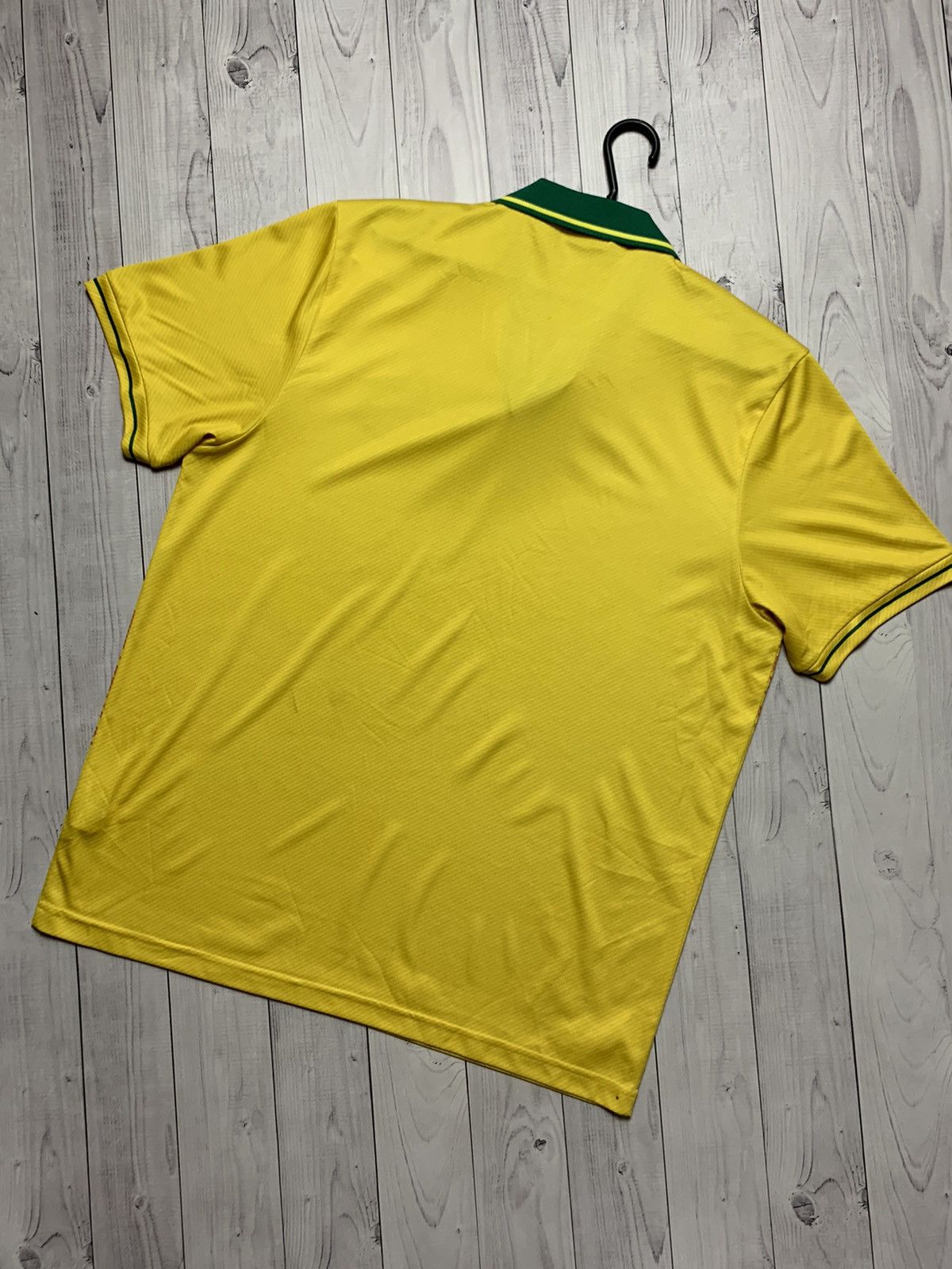 Umbro × Vintage Vintage Umbro Pro Training Yellow jersey Brazil size L Size US L / EU 52-54 / 3 - 6 Thumbnail