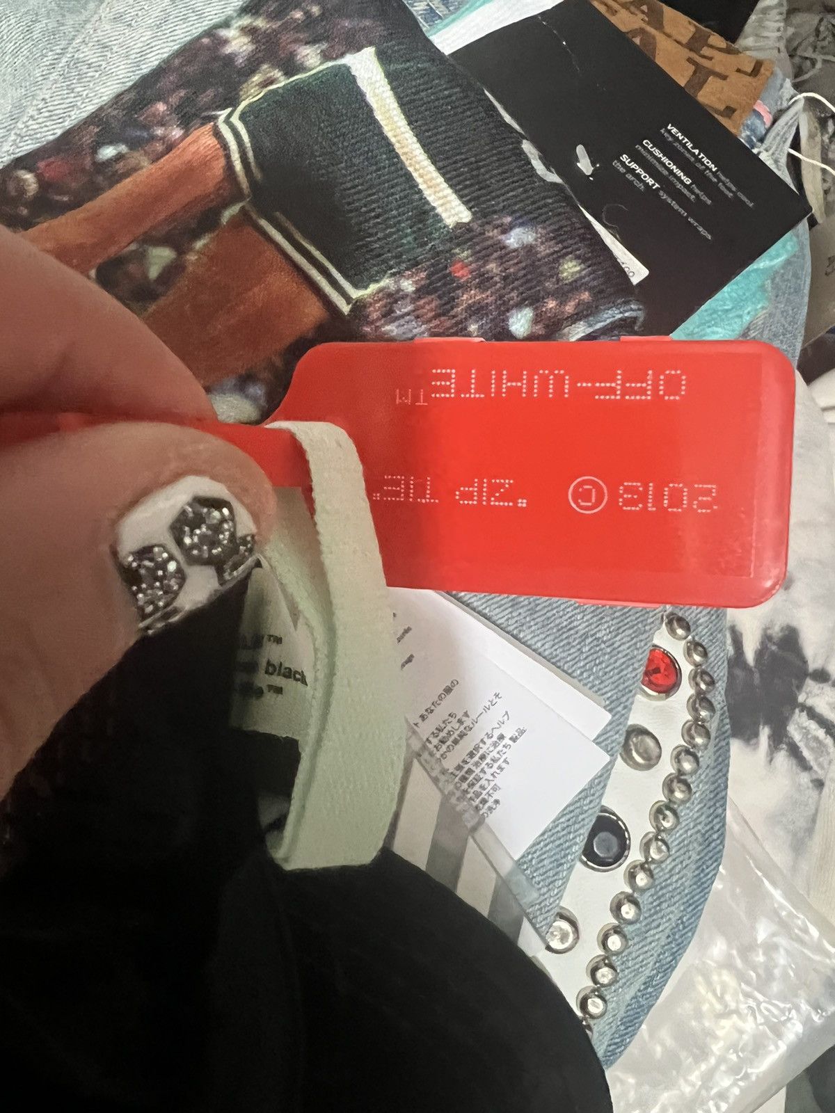 Off-White Off-white diagonal sequined black velvet hat brand new Size ONE SIZE - 5 Thumbnail