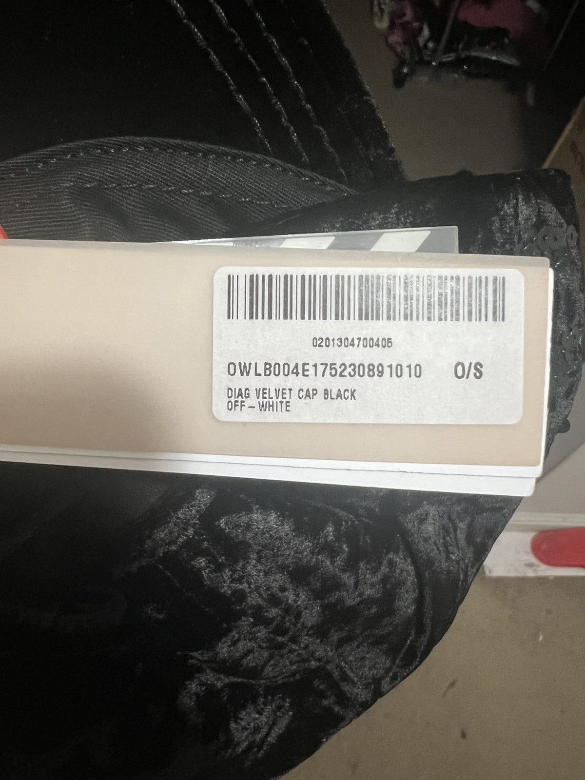 Off-White Off-white diagonal sequined black velvet hat brand new Size ONE SIZE - 9 Thumbnail
