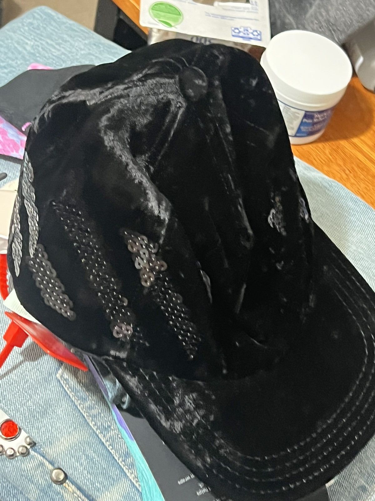Off-White Off-white diagonal sequined black velvet hat brand new Size ONE SIZE - 2 Thumbnail