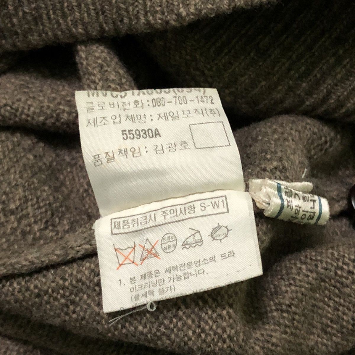 Givenchy × Vintage Vintage Luxury Monsieur Givenchy Knitwear Button For Winter Size US L / EU 52-54 / 3 - 7 Thumbnail