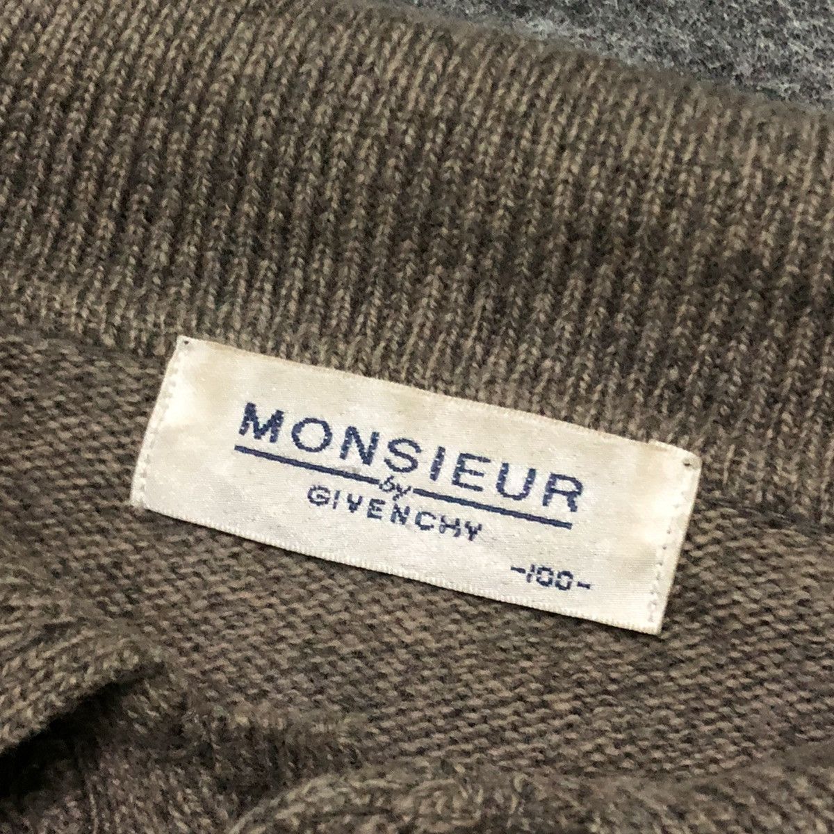 Givenchy × Vintage Vintage Luxury Monsieur Givenchy Knitwear Button For Winter Size US L / EU 52-54 / 3 - 5 Thumbnail