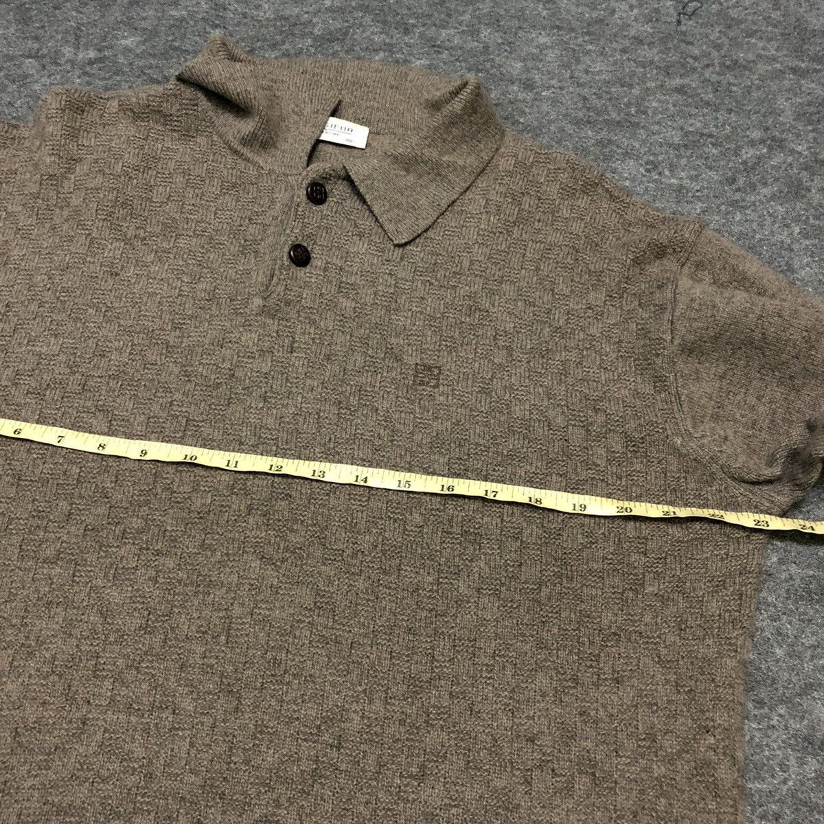 Givenchy × Vintage Vintage Luxury Monsieur Givenchy Knitwear Button For Winter Size US L / EU 52-54 / 3 - 8 Thumbnail