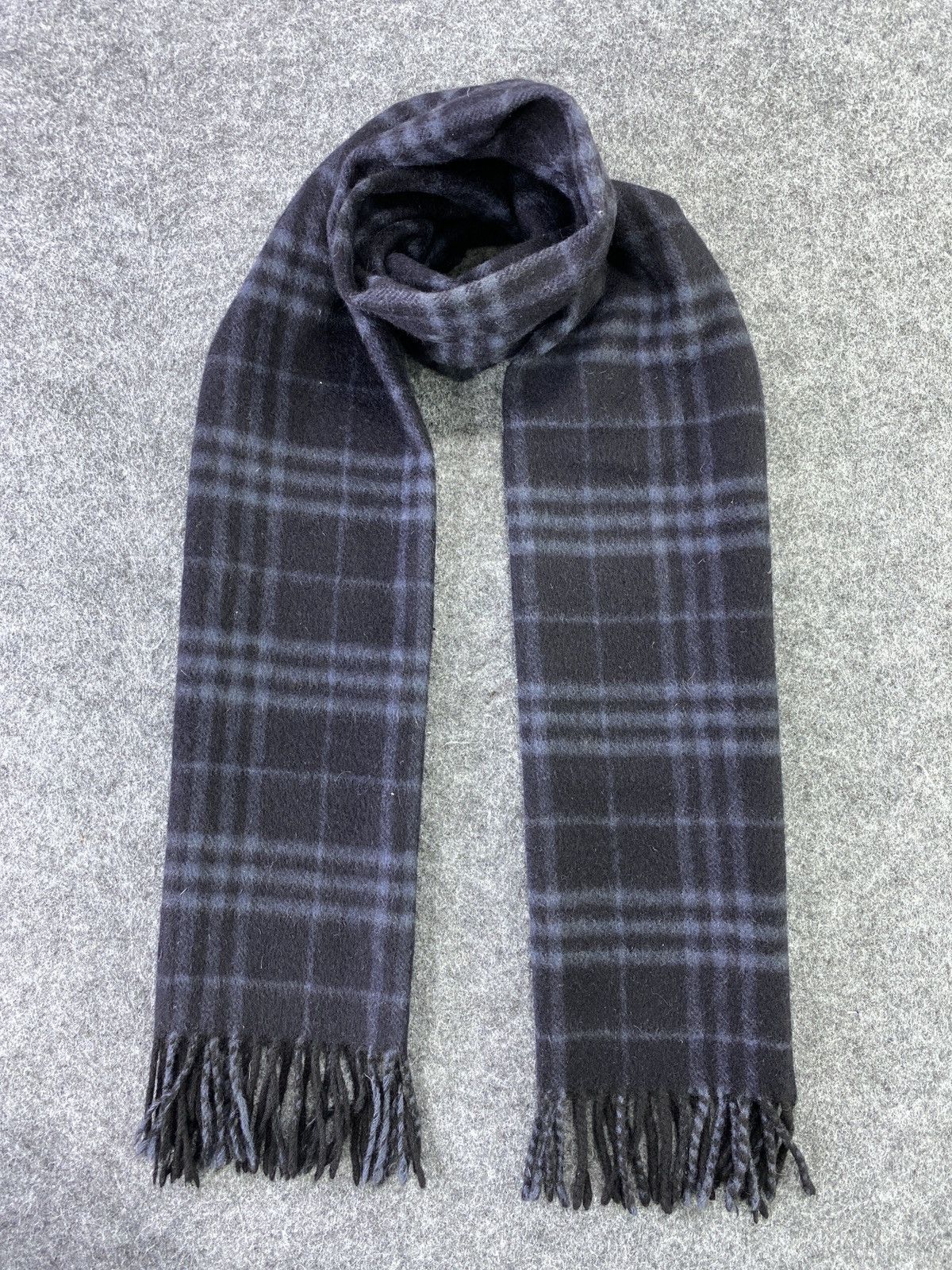 Burberry Burberry Scarf/Muffler/Neckwear -T115 Size ONE SIZE - 2 Thumbnail