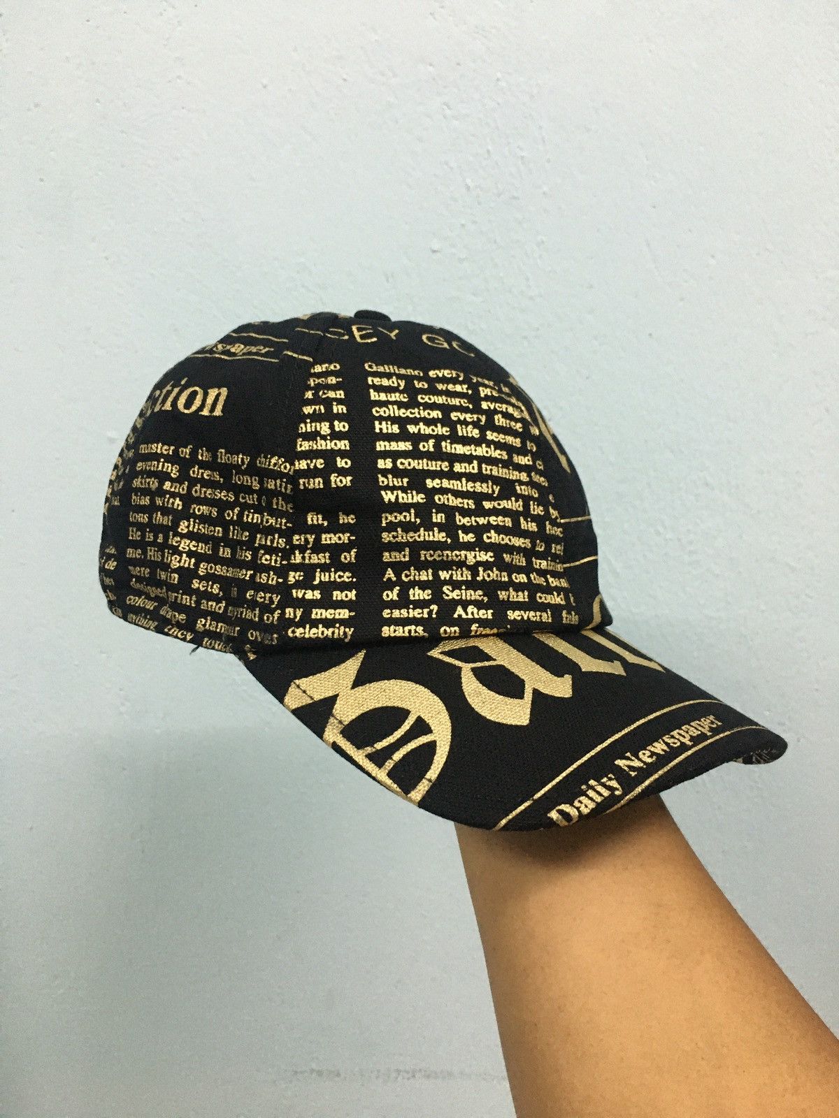 John Galliano Gazette Galliano Newspaper Hat Size ONE SIZE - 2 Thumbnail