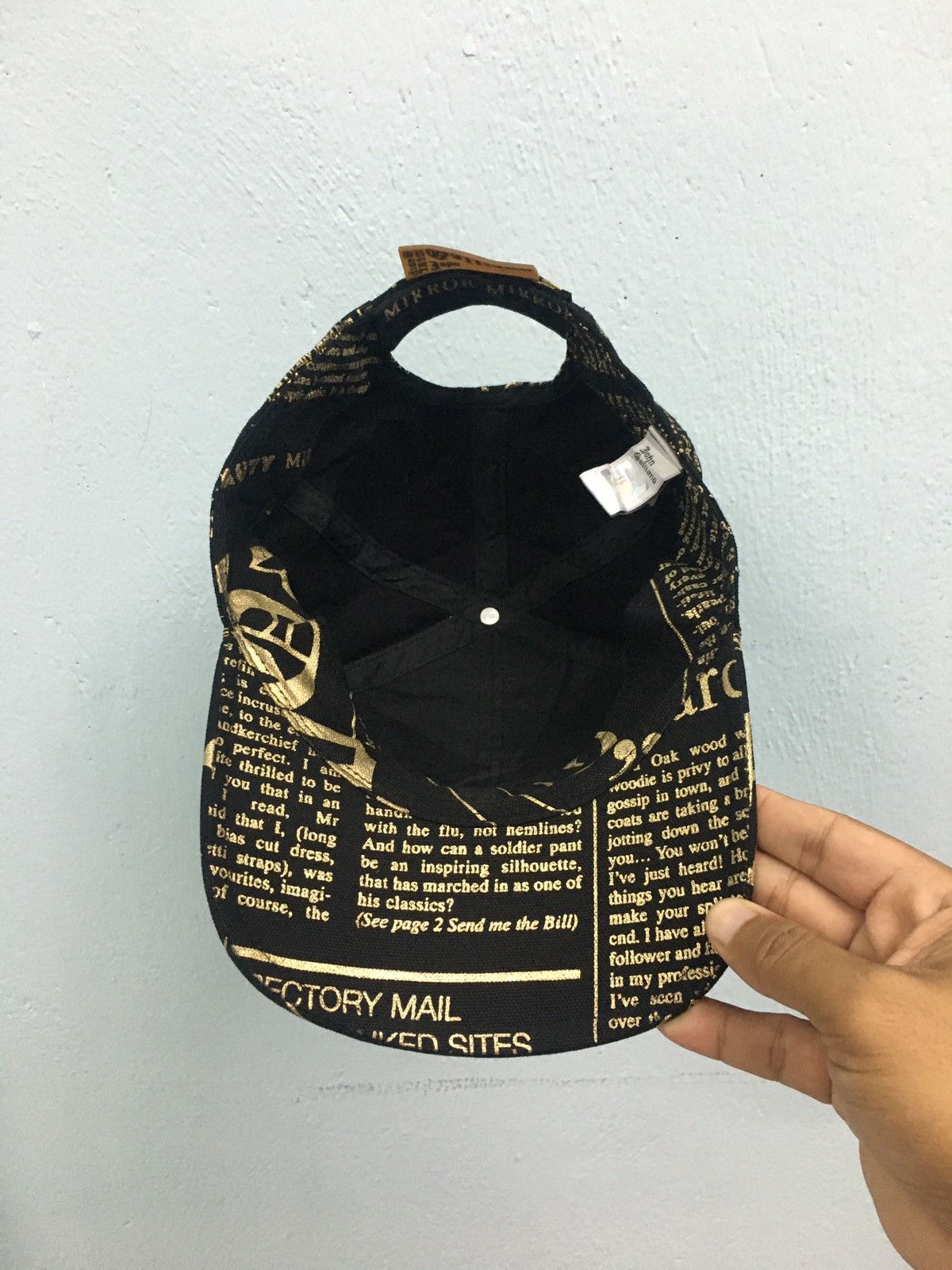 John Galliano Gazette Galliano Newspaper Hat Size ONE SIZE - 6 Thumbnail