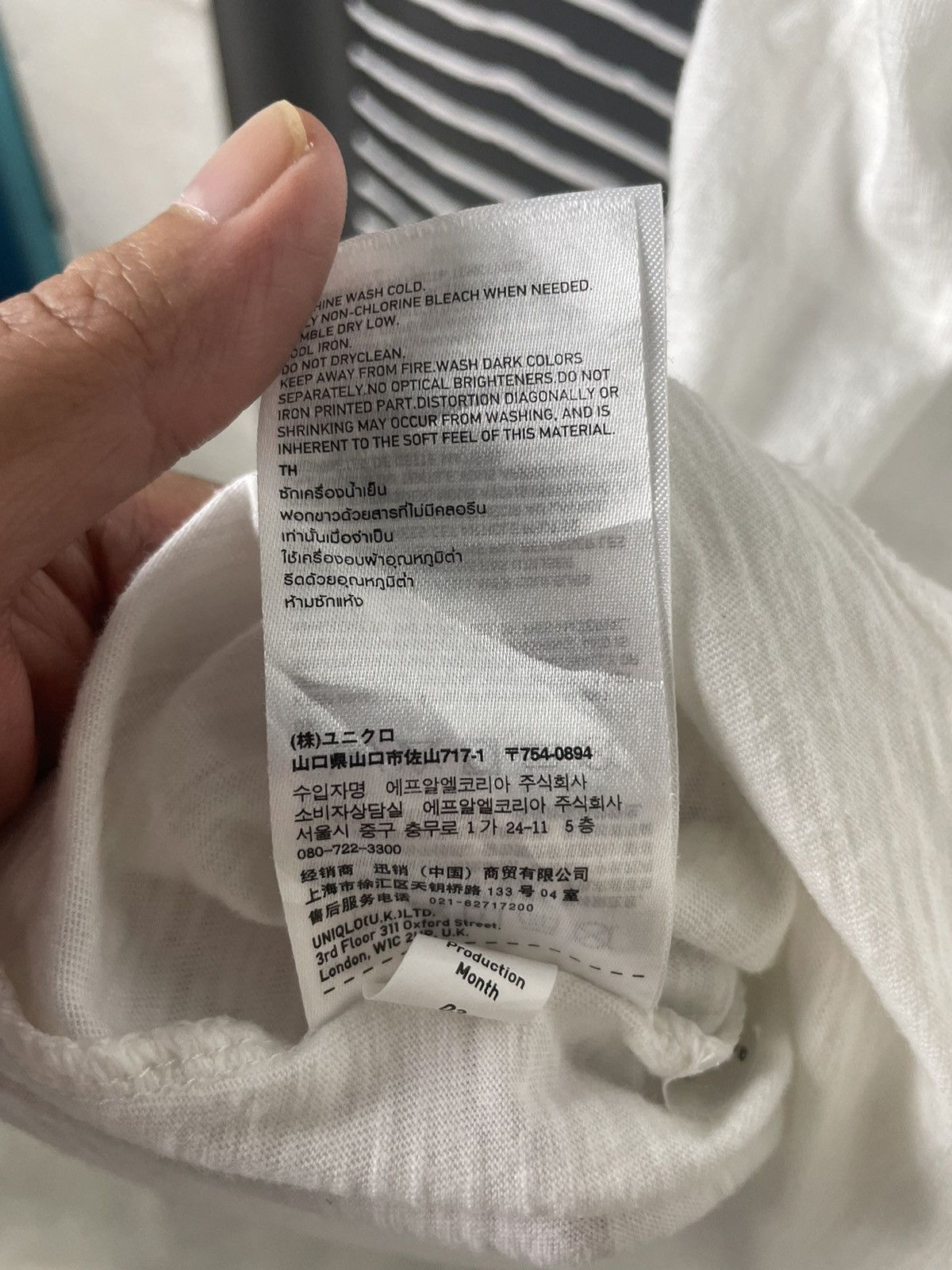 Japanese Brand Uniqlo Undercover Tshirt Size US M / EU 48-50 / 2 - 5 Thumbnail