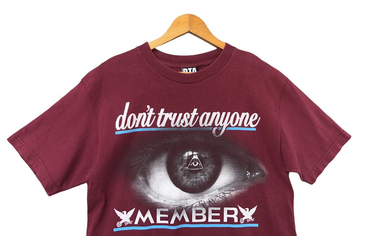 American Stitch × Vintage Don't Trust Anyone Illuminati Eyes Short Sleeve Tshirt Size US M / EU 48-50 / 2 - 2 Thumbnail