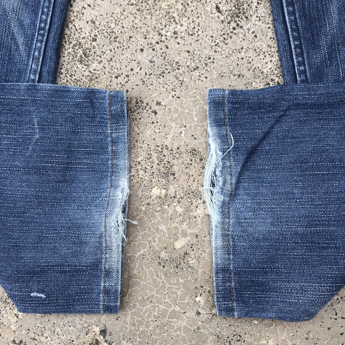 Levi's Vintage Levis 525 Levi’s Denim Distressed Blue Wash Jeans Size US 30 / EU 46 - 13 Thumbnail