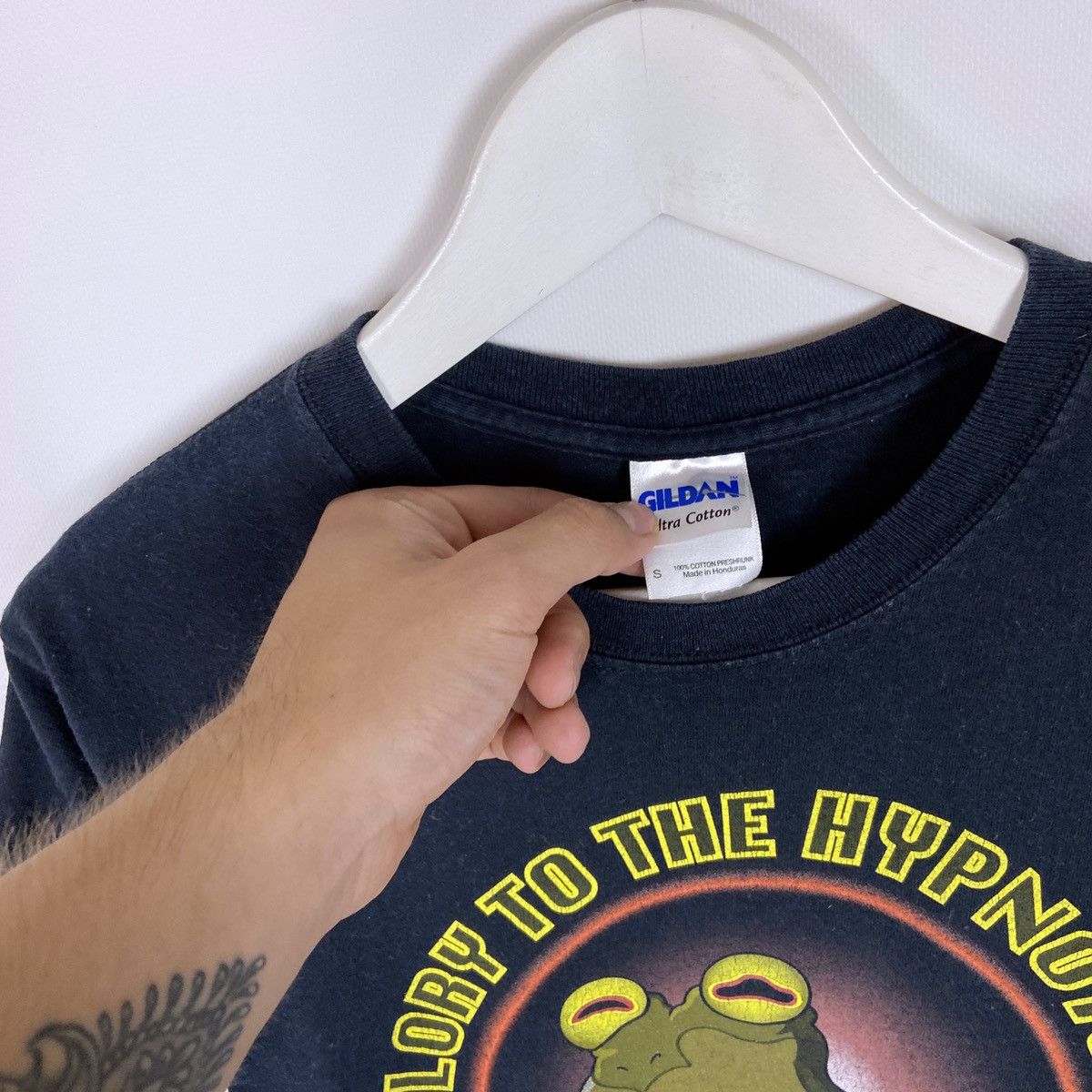 Vintage Vintage 00s Futurama All Glory to Hypnotoad tee Hypnofrog Size US S / EU 44-46 / 1 - 6 Thumbnail
