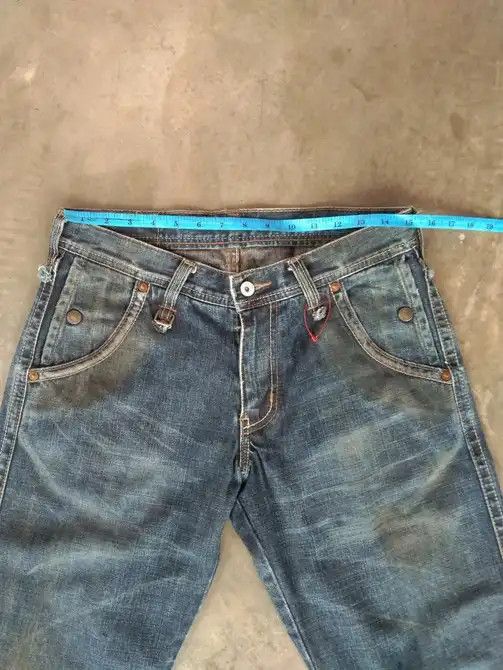 Levi's Vintage Levi's Jeans 703 Straight Leg Dirty Distressed 30x31 Size US 30 / EU 46 - 10 Thumbnail
