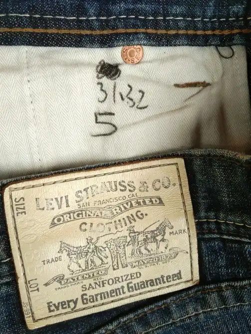 Levi's Vintage Levi's Jeans 703 Straight Leg Dirty Distressed 30x31 Size US 30 / EU 46 - 3 Thumbnail