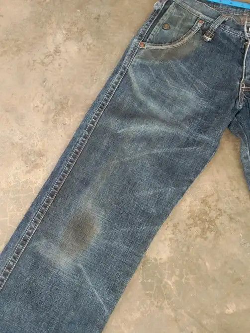 Levi's Vintage Levi's Jeans 703 Straight Leg Dirty Distressed 30x31 Size US 30 / EU 46 - 7 Thumbnail