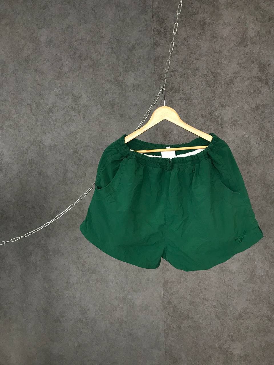 Reebok Reebok vintage streetwear nylon shorts Size US 38 / EU 54 - 1 Thumbnail