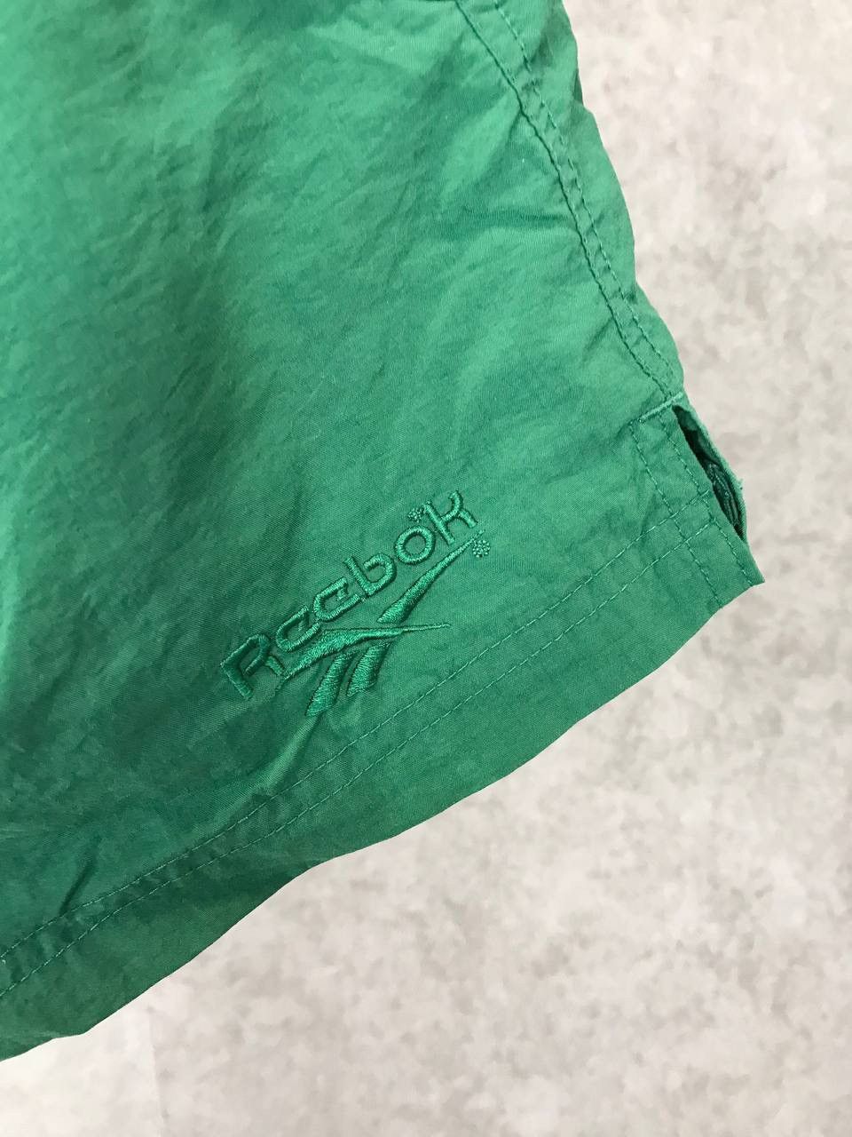 Reebok Reebok vintage streetwear nylon shorts Size US 38 / EU 54 - 3 Thumbnail
