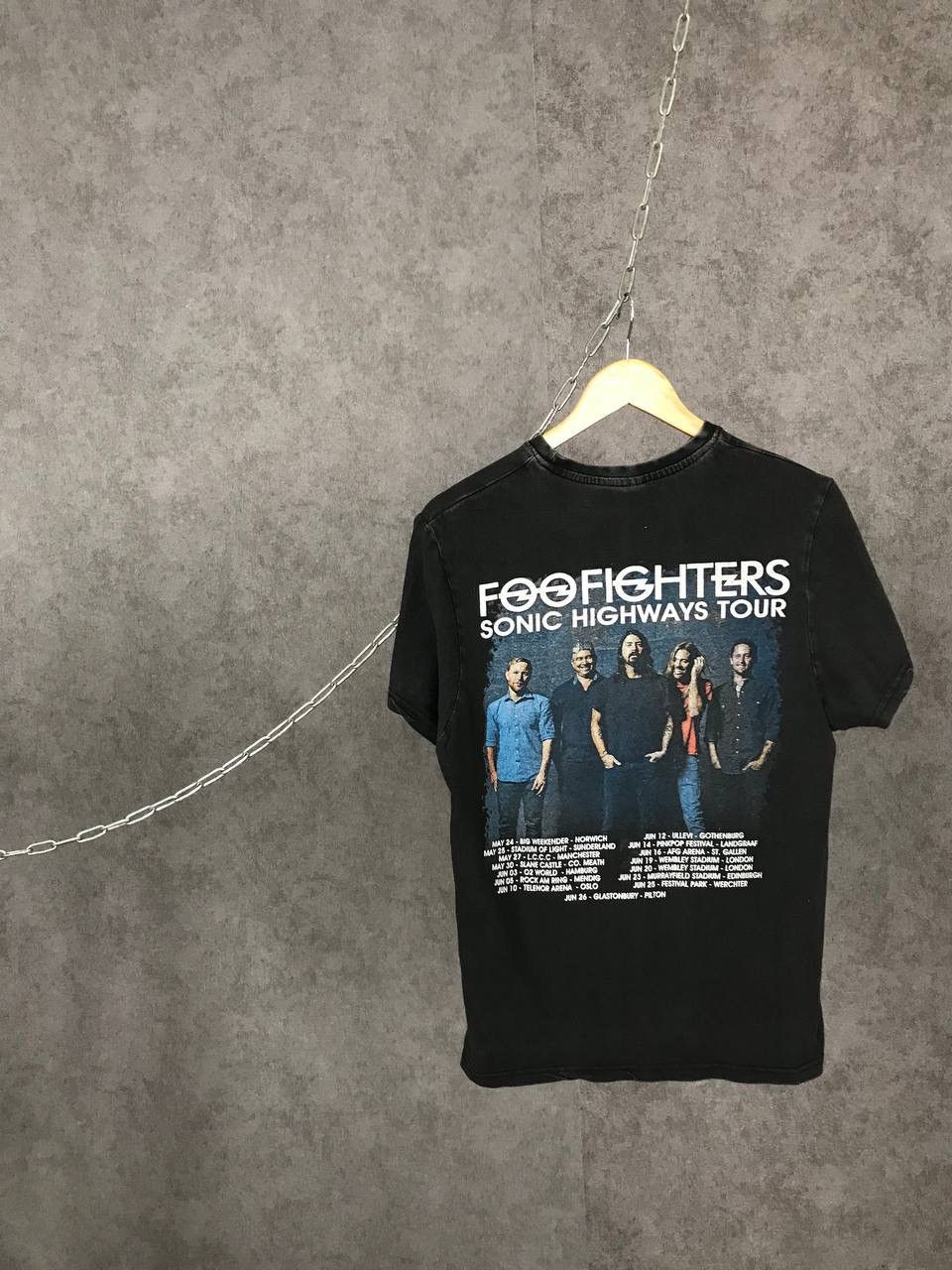 Foo Fighters vintage rock band overprinted tour tee
