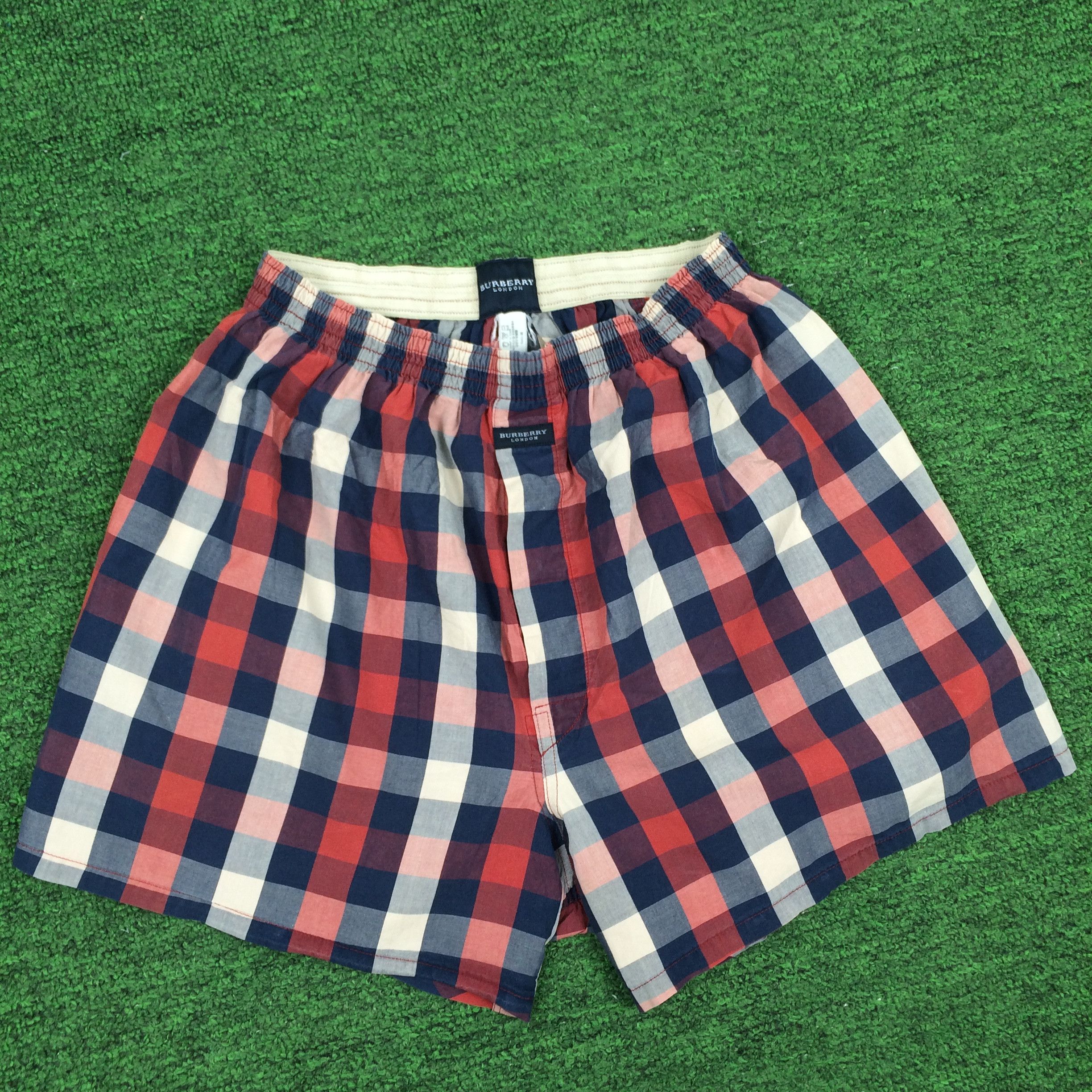 Burberry BURBERRY LONDON NOVA CHECK SHORT pants Size US 34 / EU 50 - 1 Thumbnail