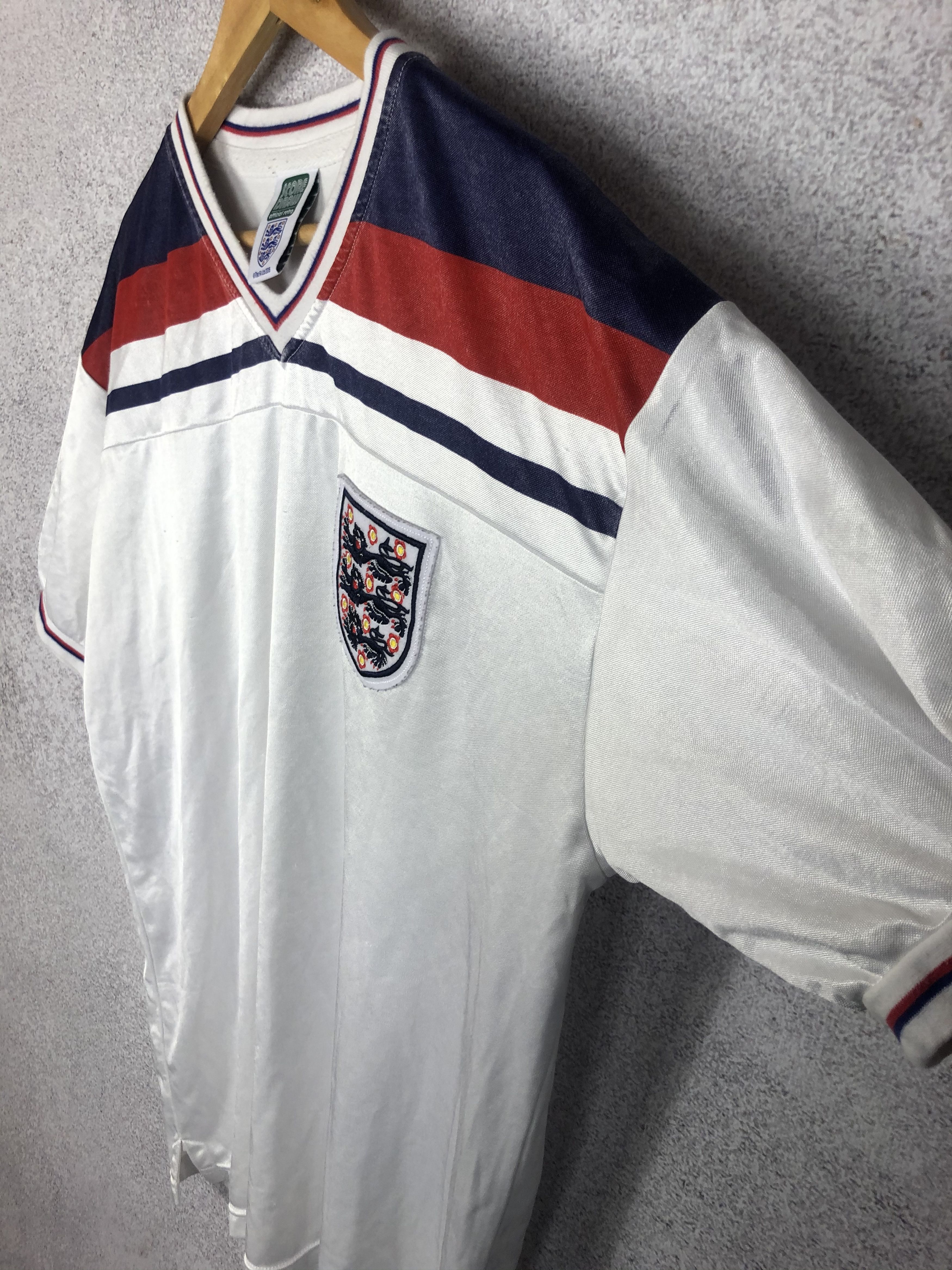 Vintage Vintage England 1980 Home Shirt Soccer Jersey Score Draw Size US L / EU 52-54 / 3 - 4 Thumbnail