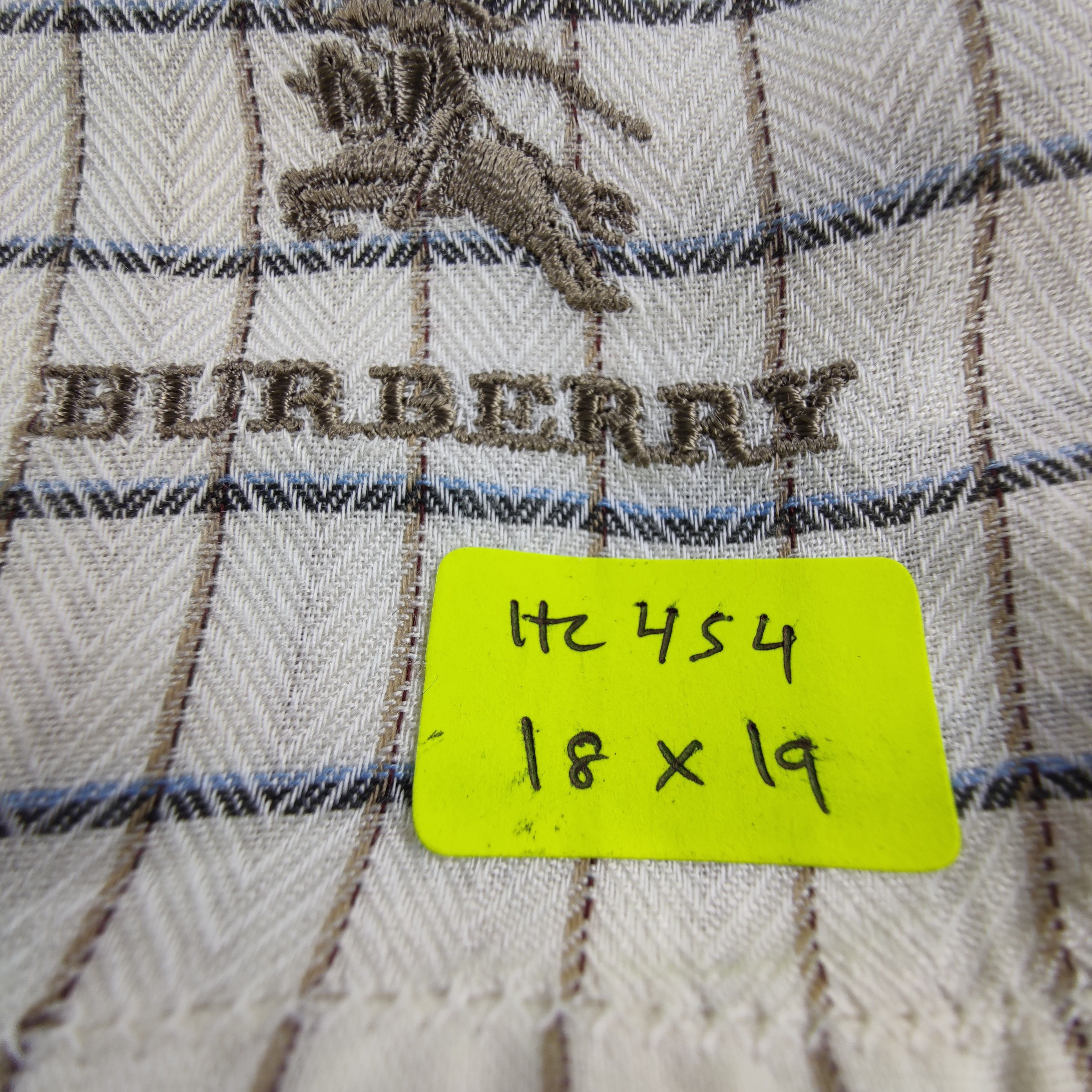 Burberry Burberry Handkerchief/Neckerchief/Bandana HC454 Size ONE SIZE - 5 Thumbnail