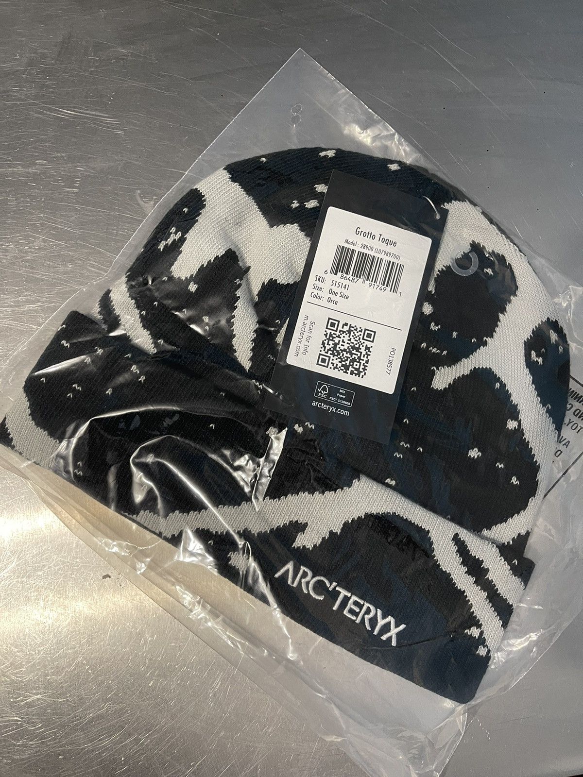 Arc'teryx Arcteryx Grotto Toque “Orca” | Grailed