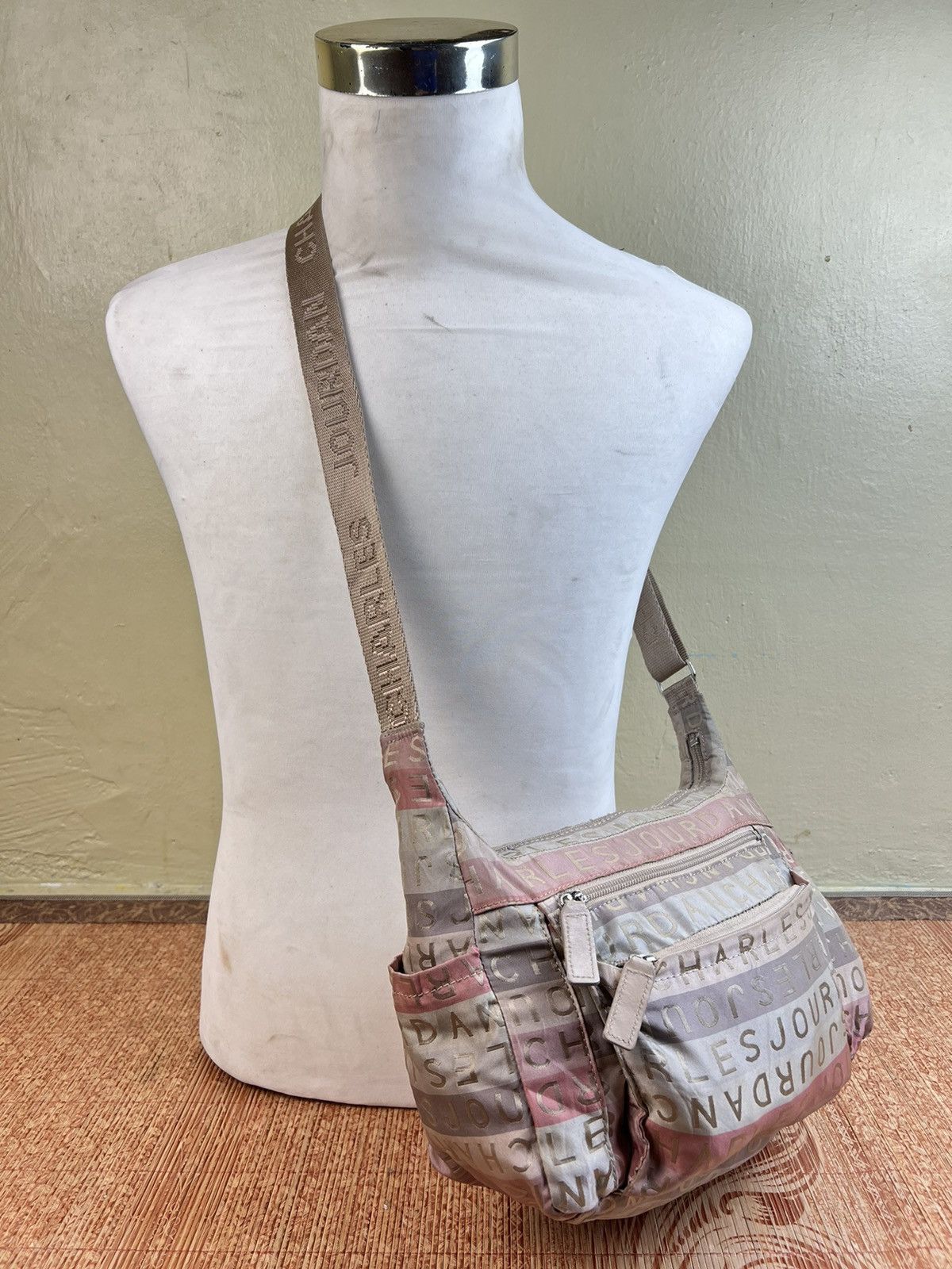 Japanese Brand Charles Jourdan Monogram Crossbody Bag Size ONE SIZE - 2 Thumbnail