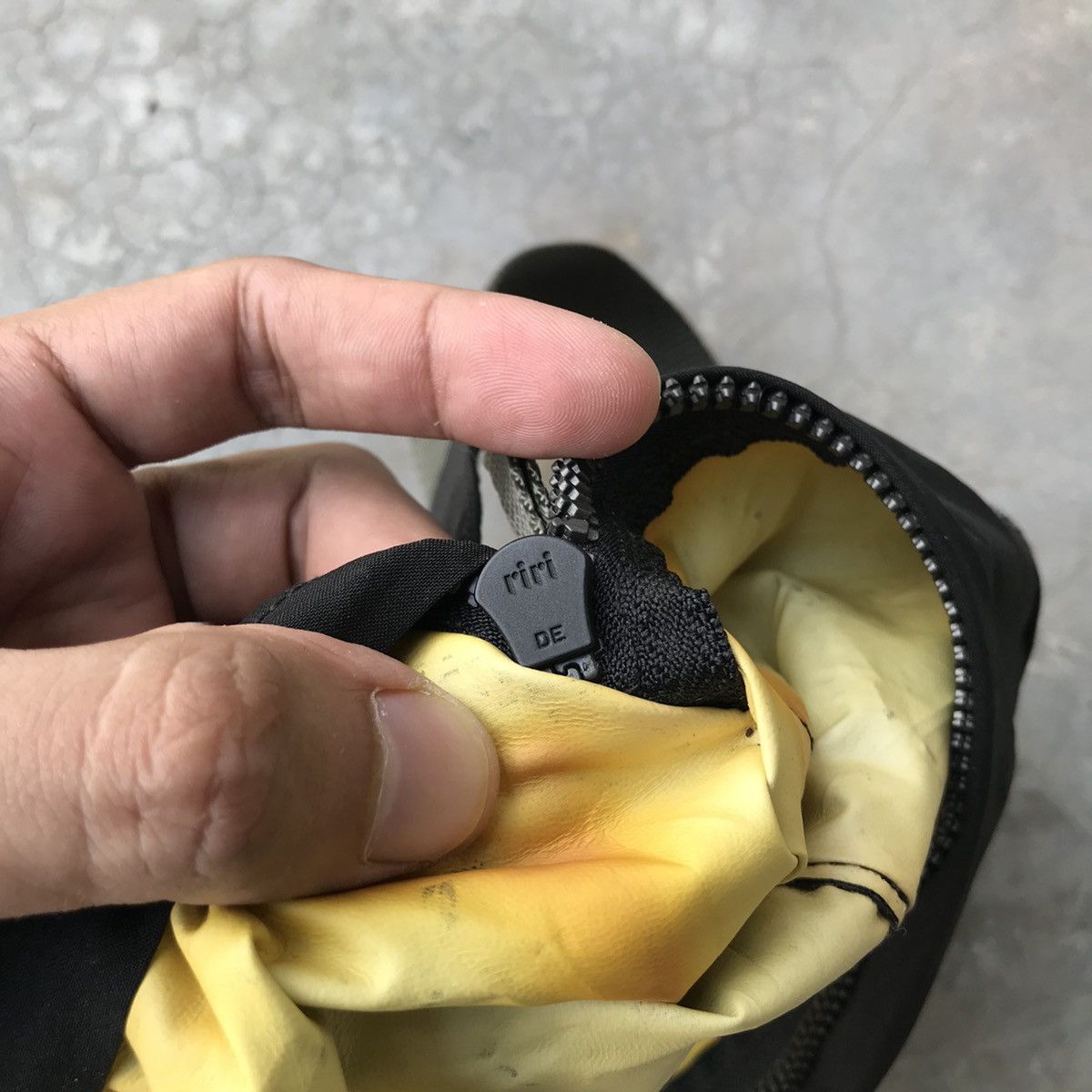 Prada AUTHENTIC PRADA WAISTBAG Size ONE SIZE - 13 Thumbnail