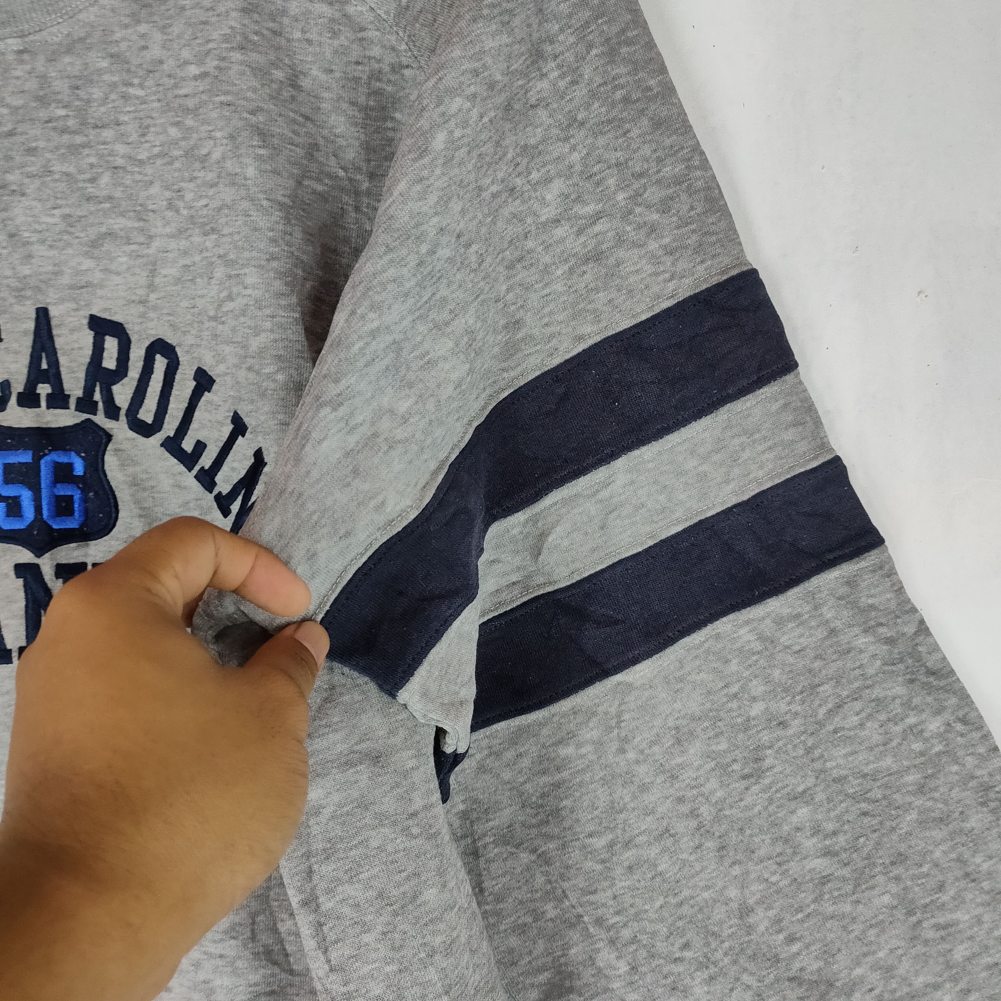 Hanes NORTH CAROLINA HANES Embroidery Spellout Sweatshirt Size US L / EU 52-54 / 3 - 3 Thumbnail