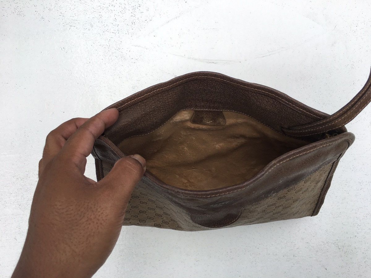 Gucci Vintage 90s Authentic Gucci Clutch Bag Size ONE SIZE - 10 Thumbnail