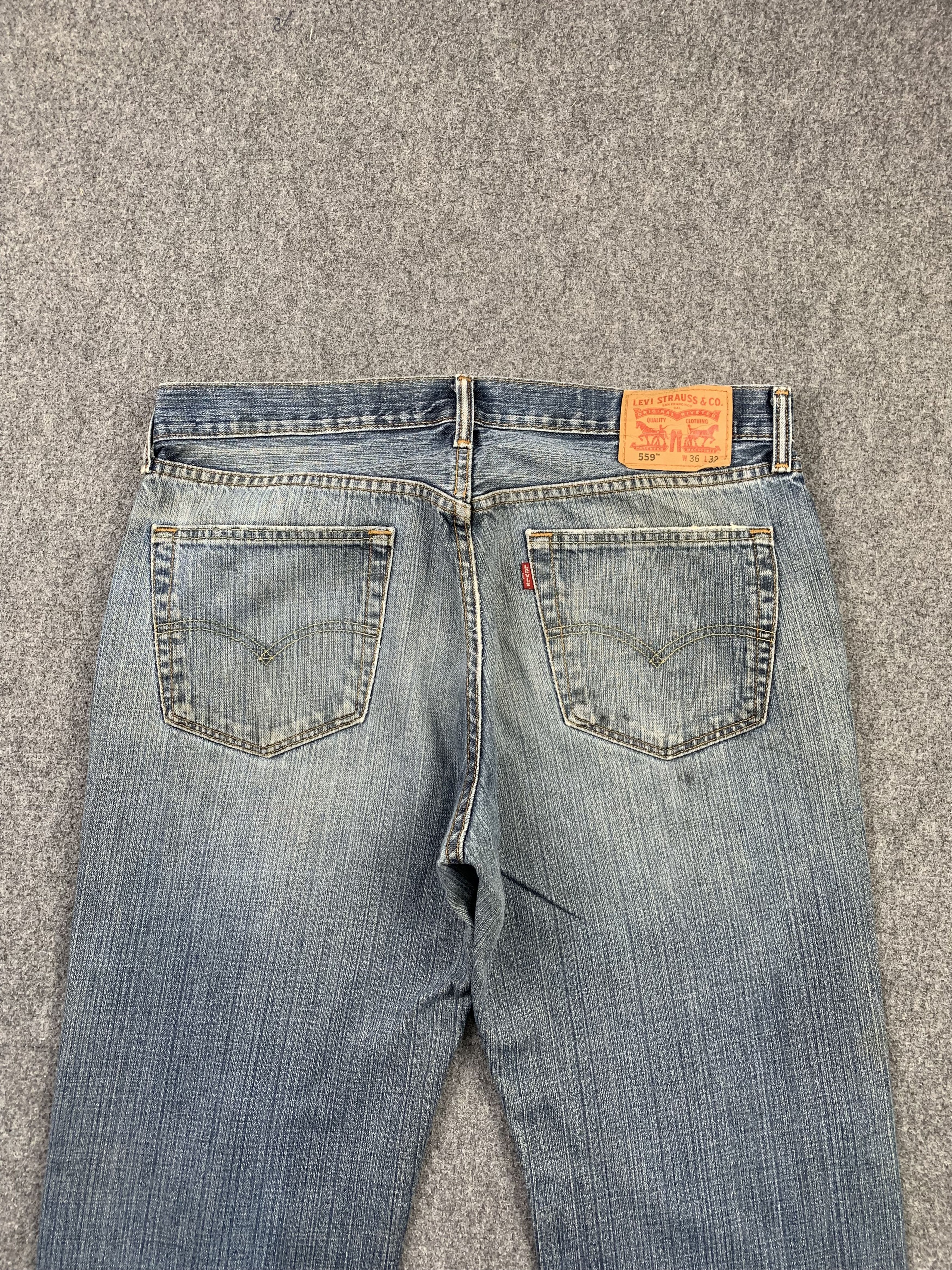 Levi's Vintage Levis 559 Faded Blue Jeans DP2173 Size US 37 - 4 Thumbnail