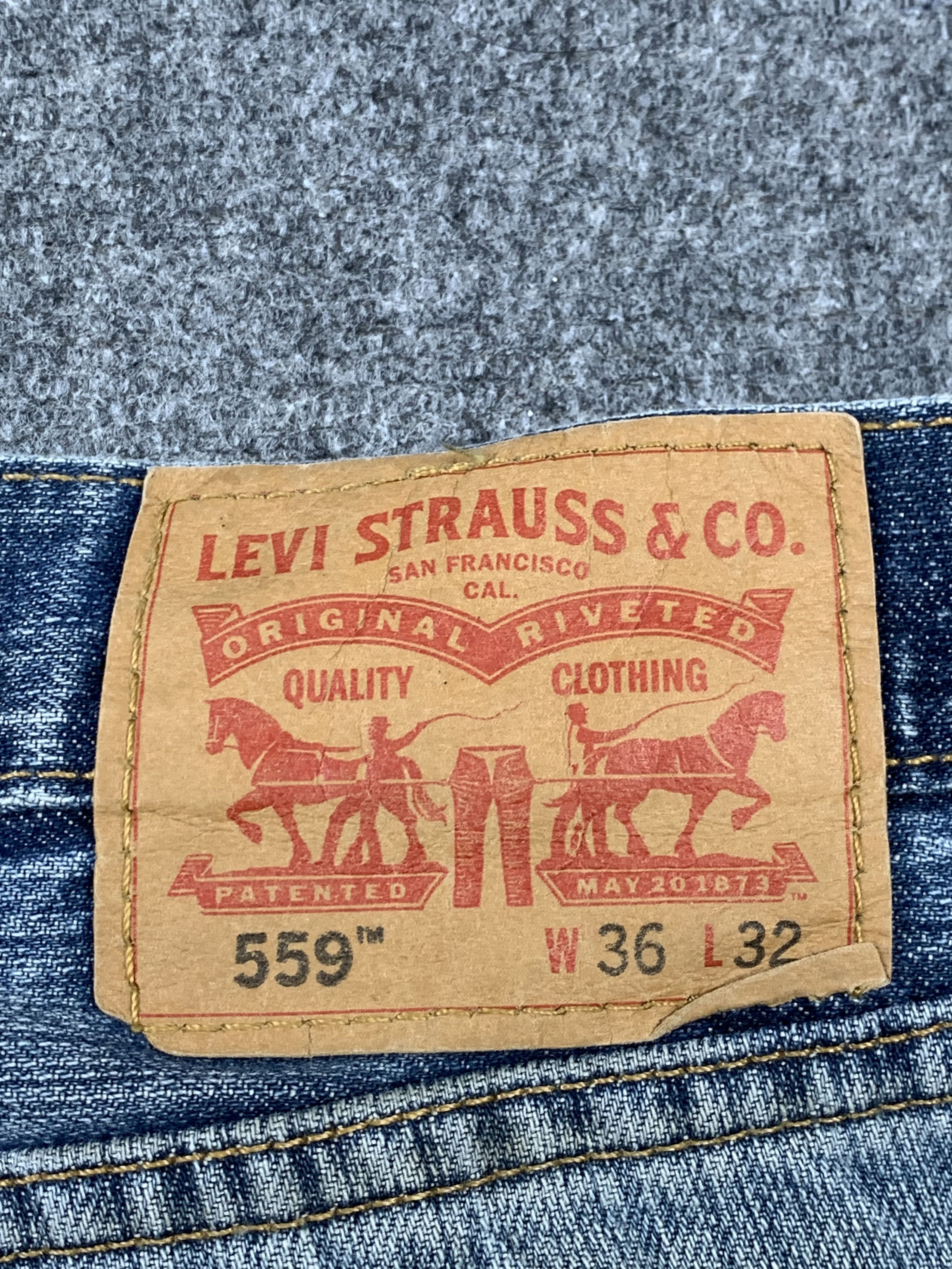 Levi's Vintage Levis 559 Faded Blue Jeans DP2173 Size US 37 - 5 Thumbnail