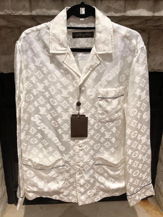 Louis Vuitton Monogram Silk Short-sleeved Shirt Oil. Size XL