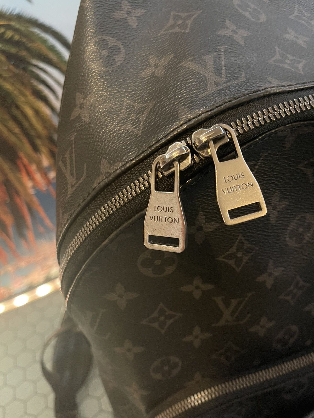 Louis Vuitton Louis Vuitton Apollo Backpack Size ONE SIZE - 3 Thumbnail