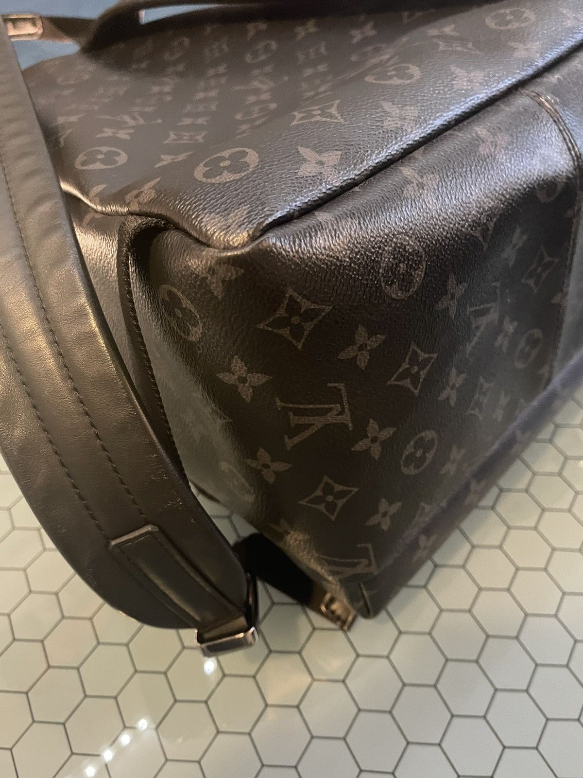 Louis Vuitton Louis Vuitton Apollo Backpack Size ONE SIZE - 8 Thumbnail