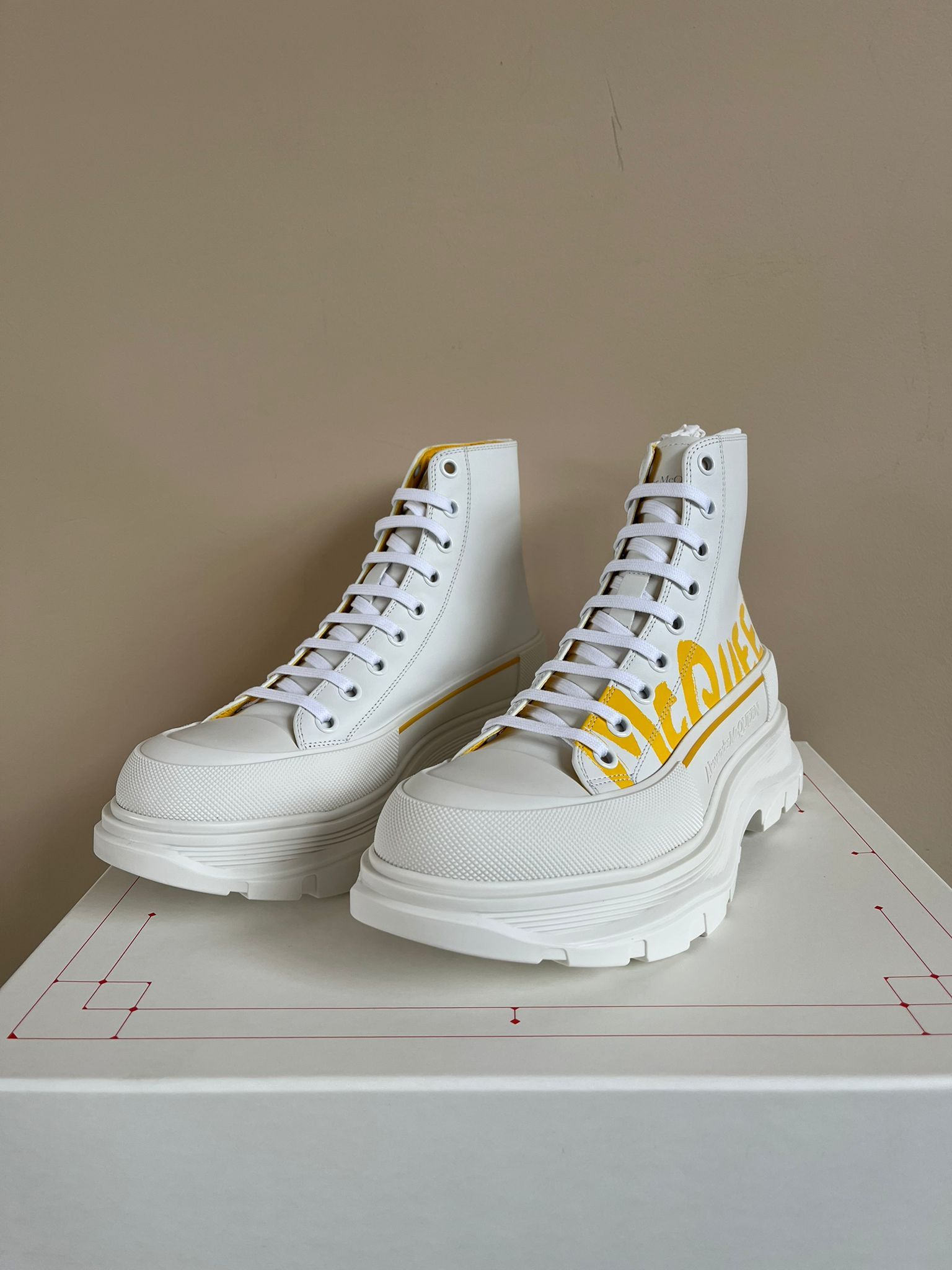 Alexander McQueen Treadslick HT Boots in Joey Nappa in White Size US 9 / EU 42 - 6 Thumbnail