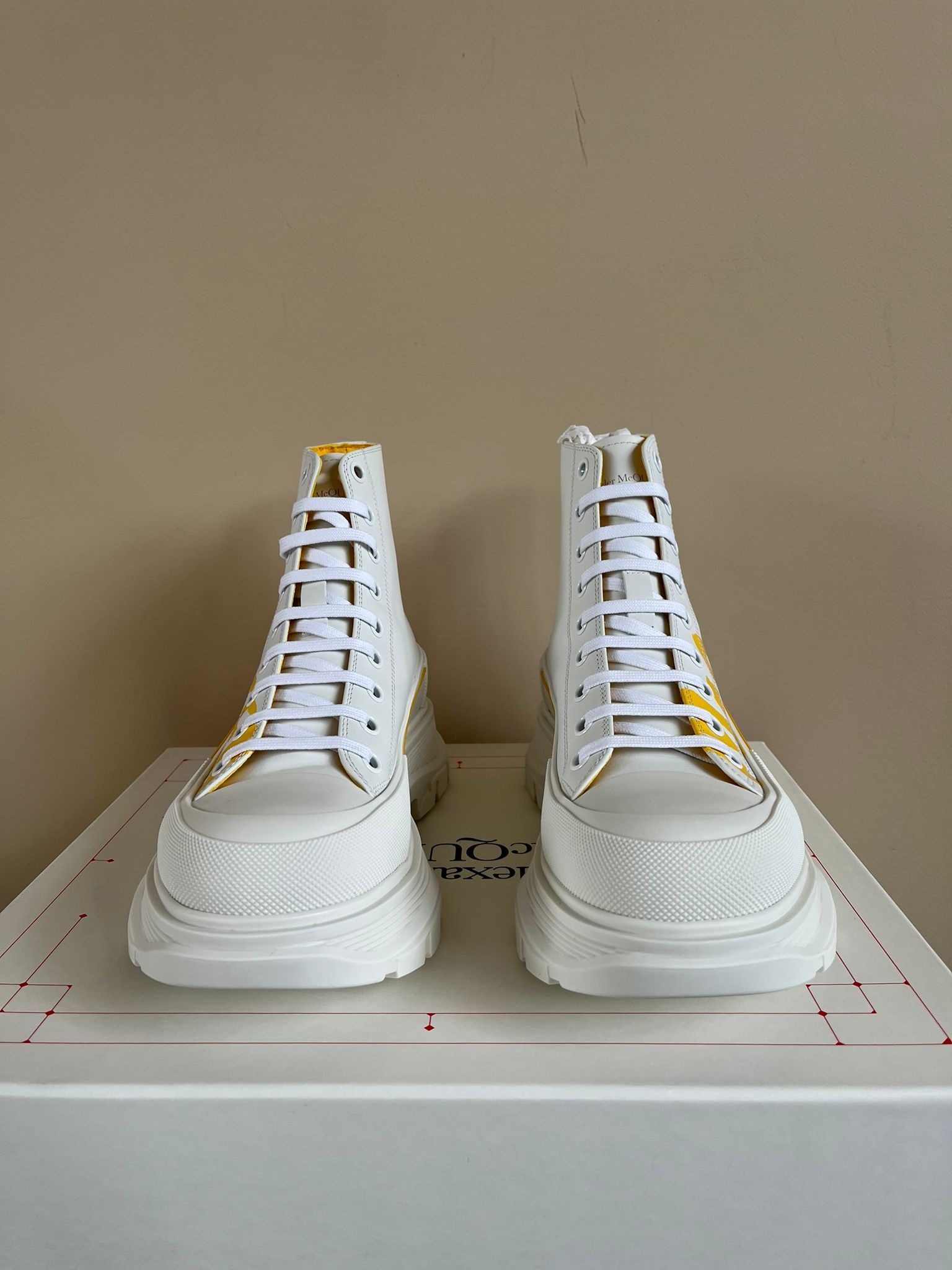 Alexander McQueen Treadslick HT Boots in Joey Nappa in White Size US 9 / EU 42 - 11 Thumbnail