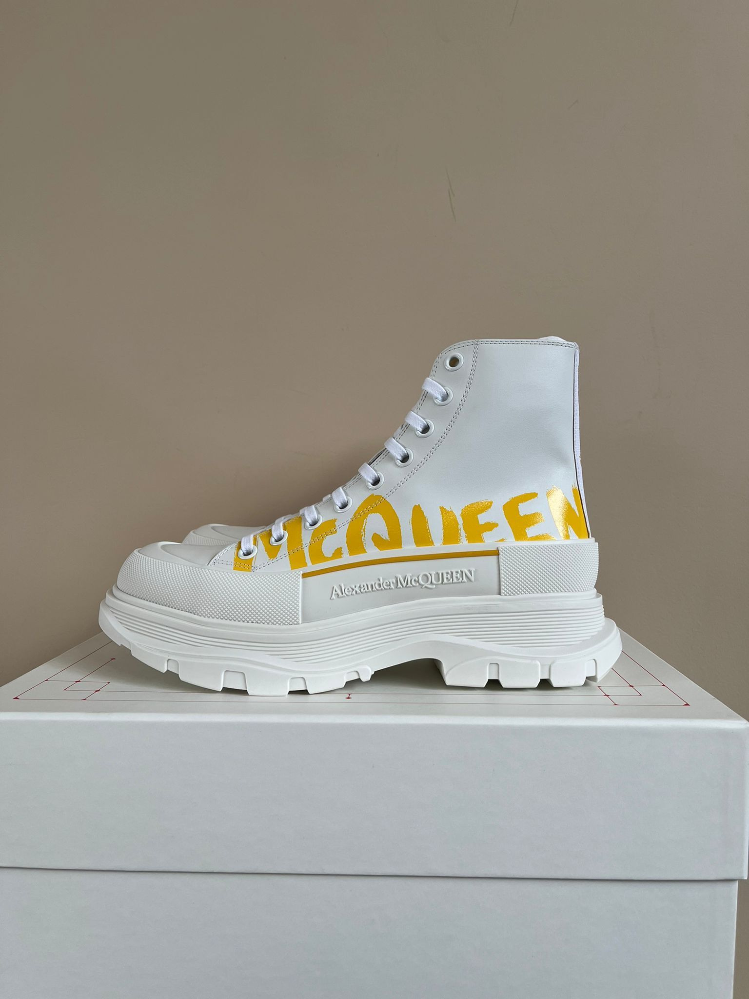 Alexander McQueen Treadslick HT Boots in Joey Nappa in White Size US 9 / EU 42 - 3 Thumbnail