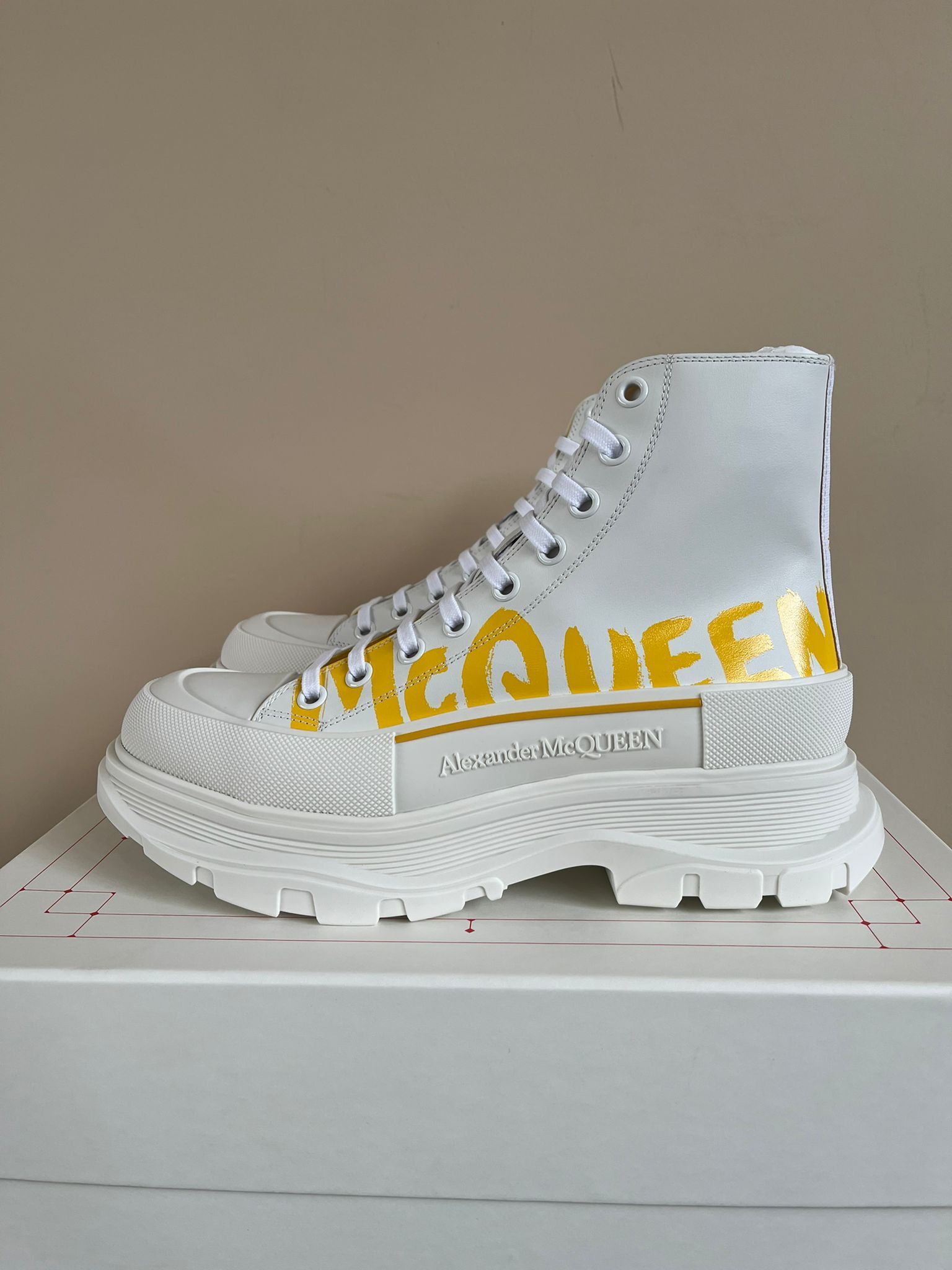 Alexander McQueen Treadslick HT Boots in Joey Nappa in White Size US 9 / EU 42 - 2 Thumbnail